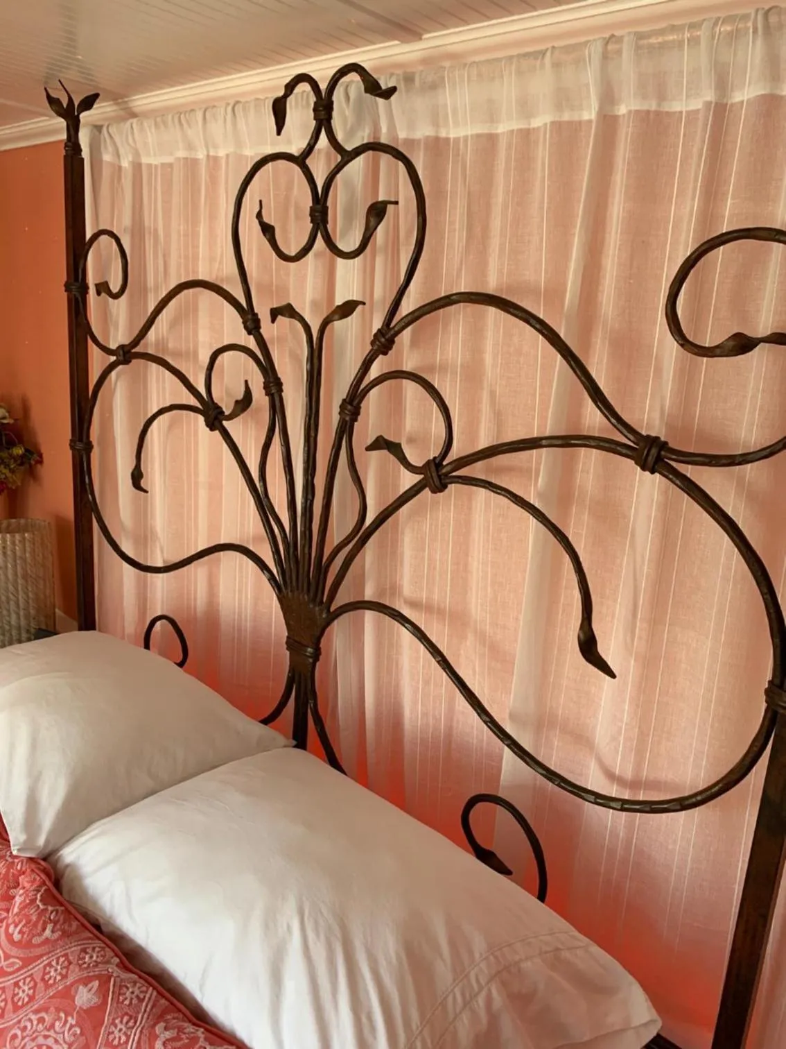 Bed in The Newport Belle