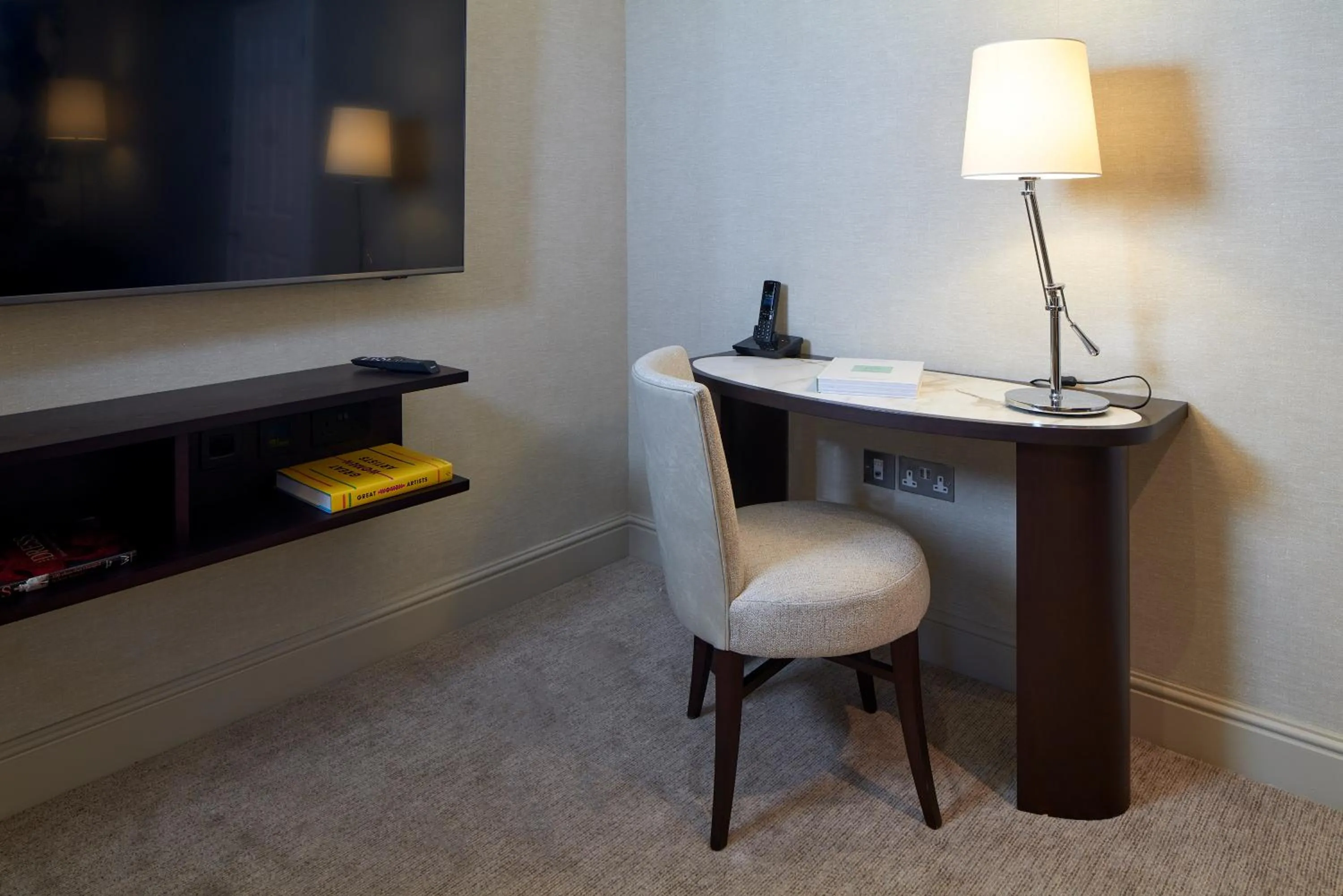 TV and multimedia in Cheval Calico House