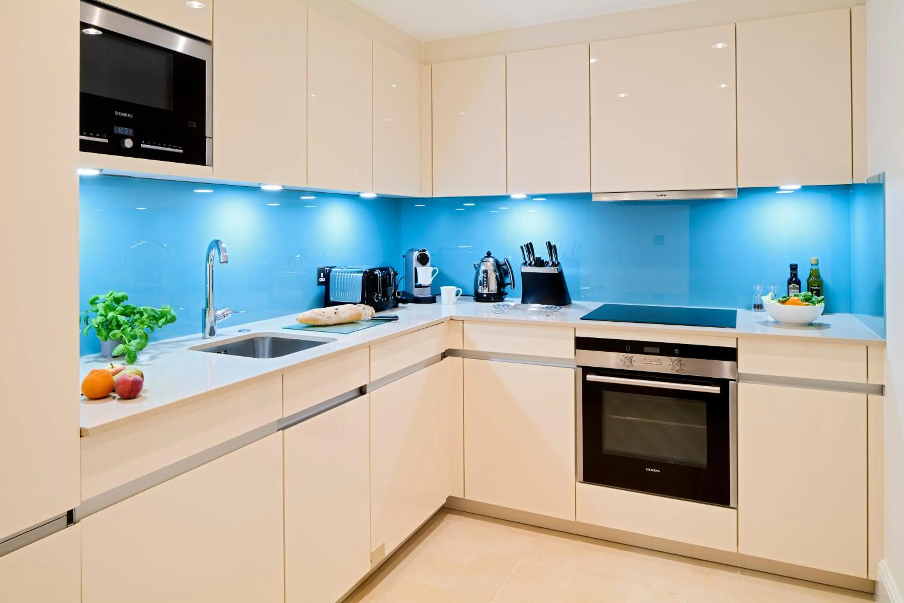 Kitchen or kitchenette in Cheval Calico House