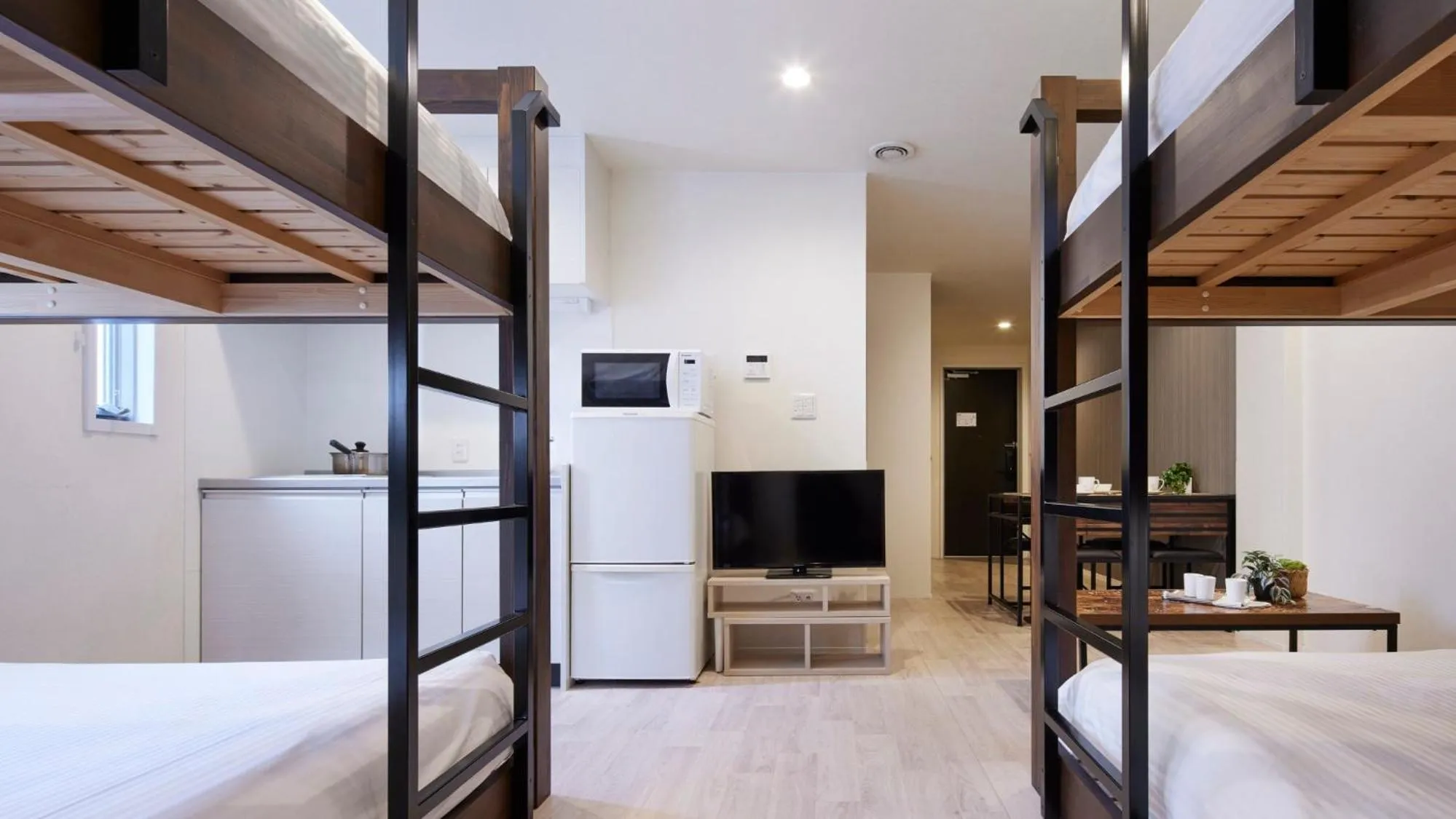 Bedroom, Bed in Minn Kamata