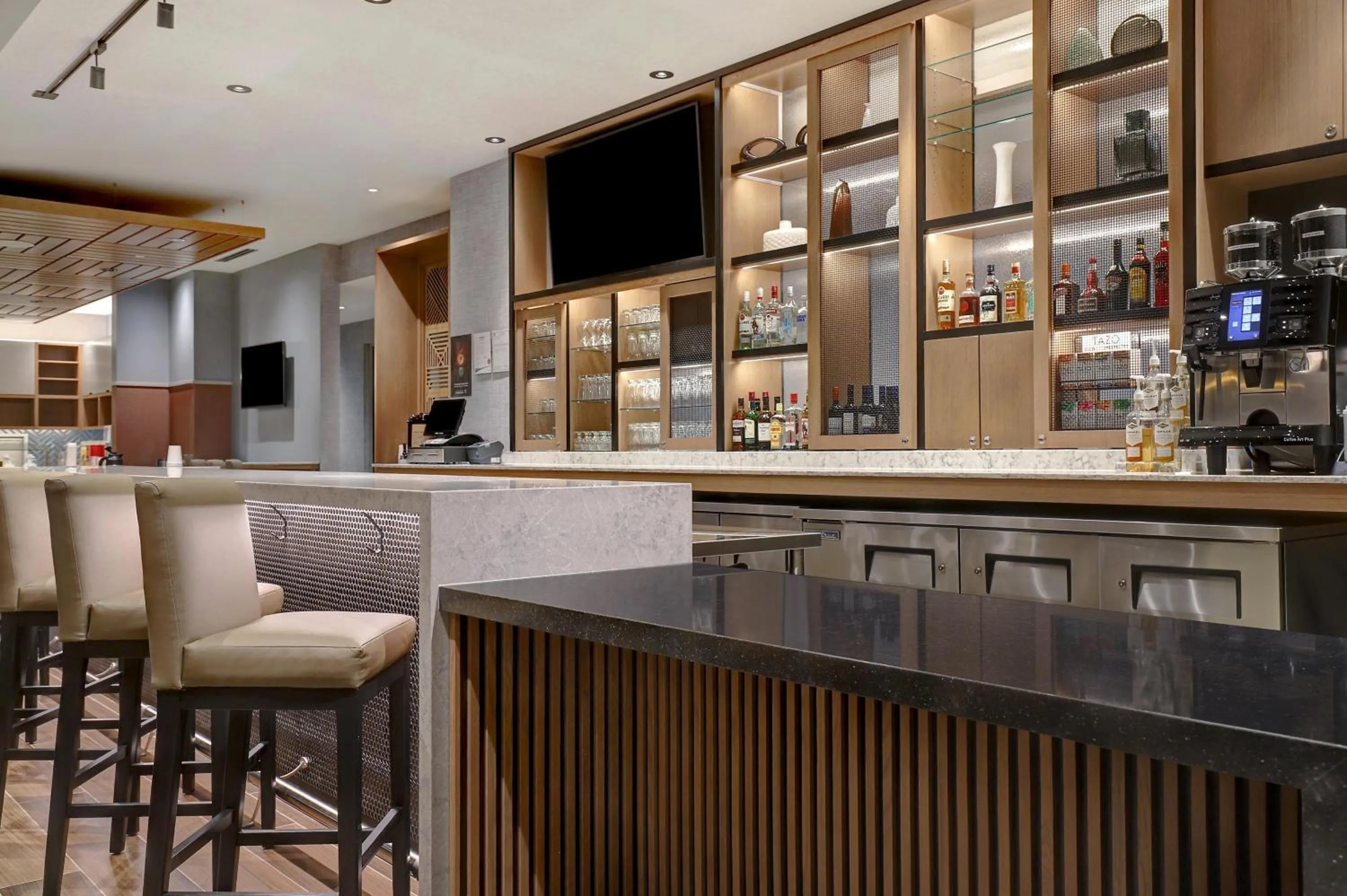 Lounge or bar in Hyatt Place Prince George