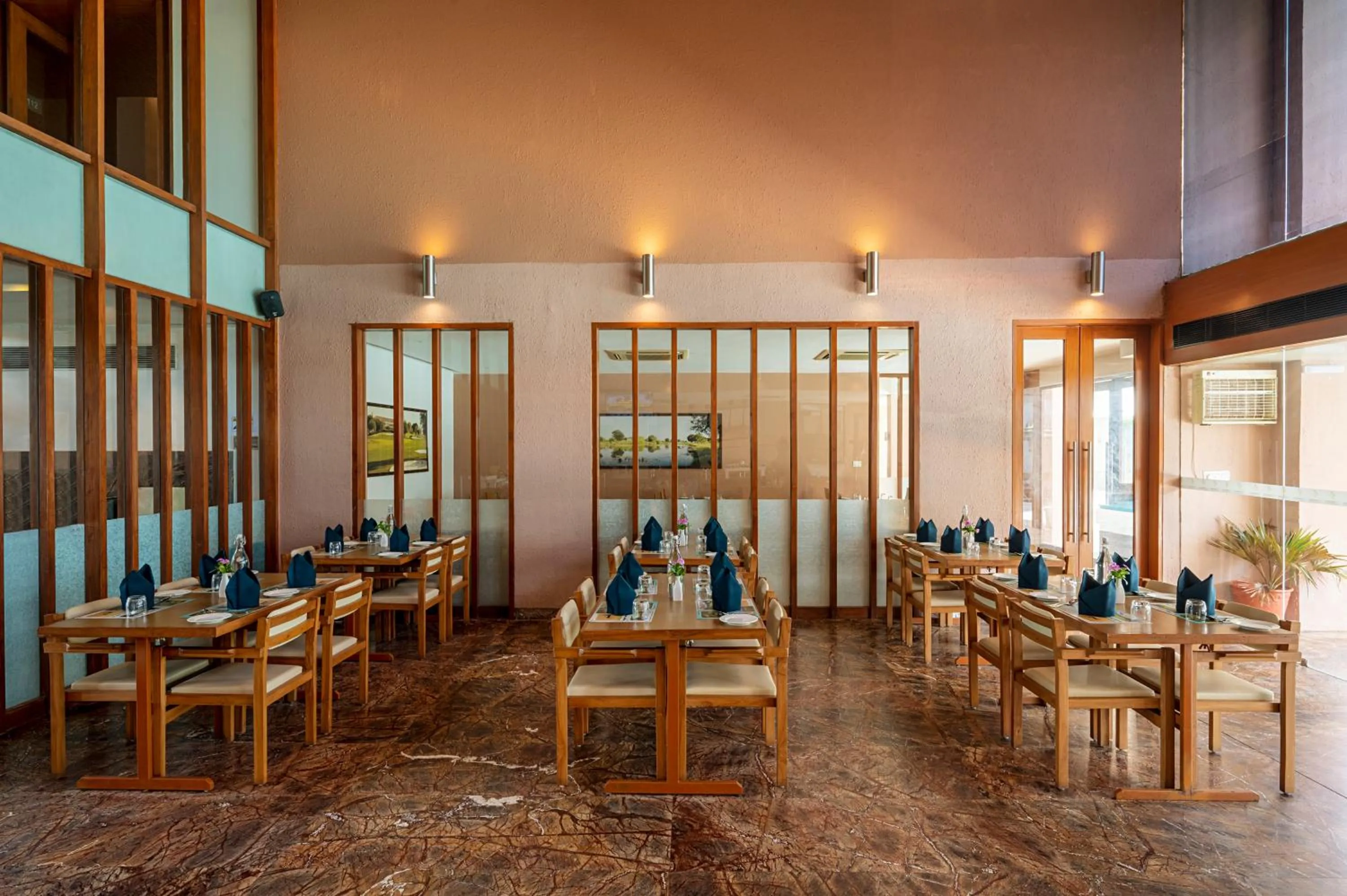 Restaurant/places to eat in Club Mahindra Kensville