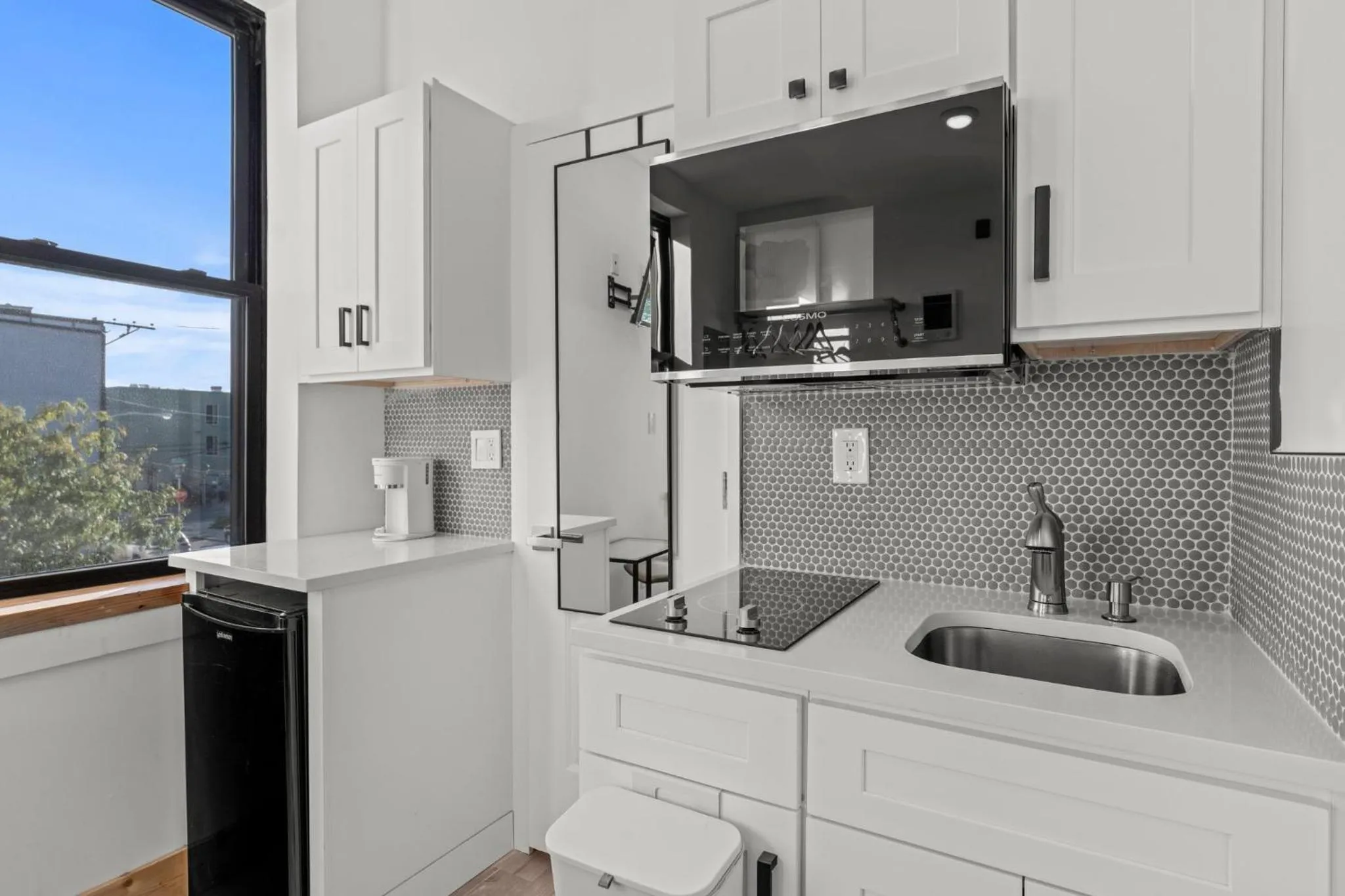 Kitchen or kitchenette in Goodseed Suites Philadephia Center