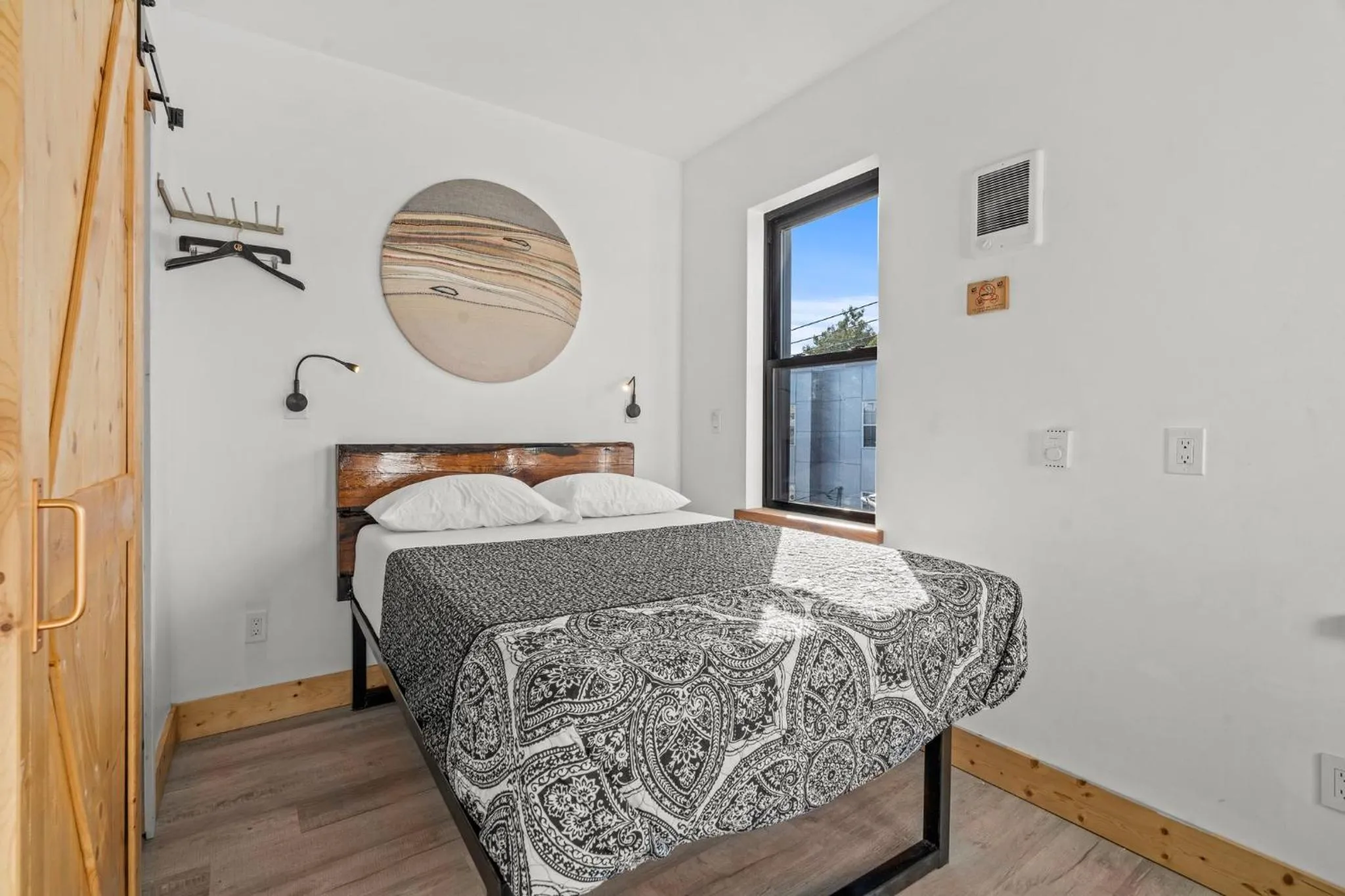 Bed in Goodseed Suites Philadephia Center