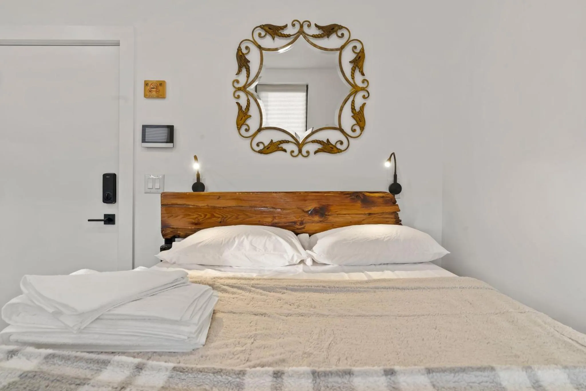 Bed in Goodseed Suites Philadephia Center