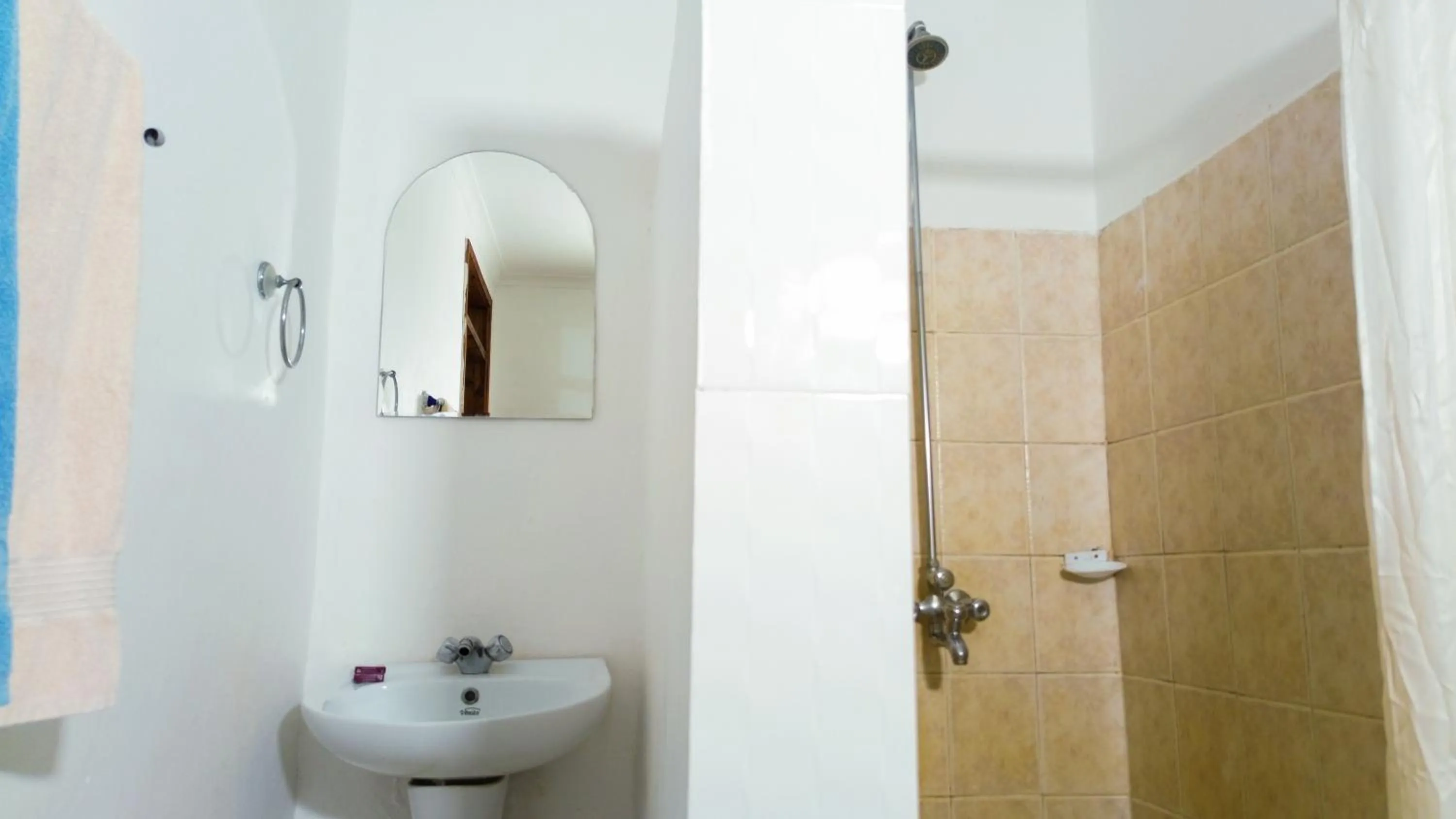 Shower in LUSHOTO EXECUTIVE LODGE