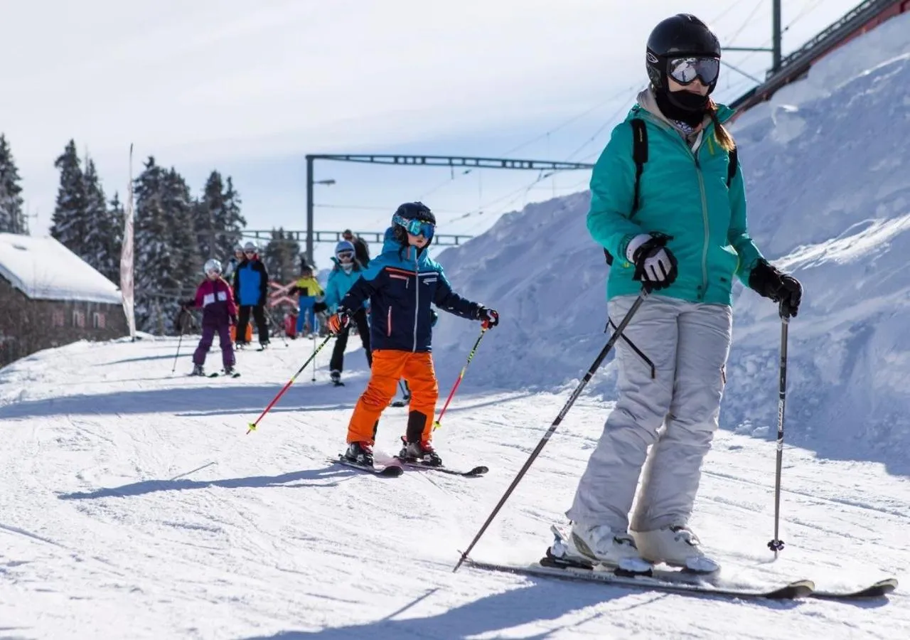 Skiing in Maison de Montagne de Bretaye accès par le train arrêt Bouquetin