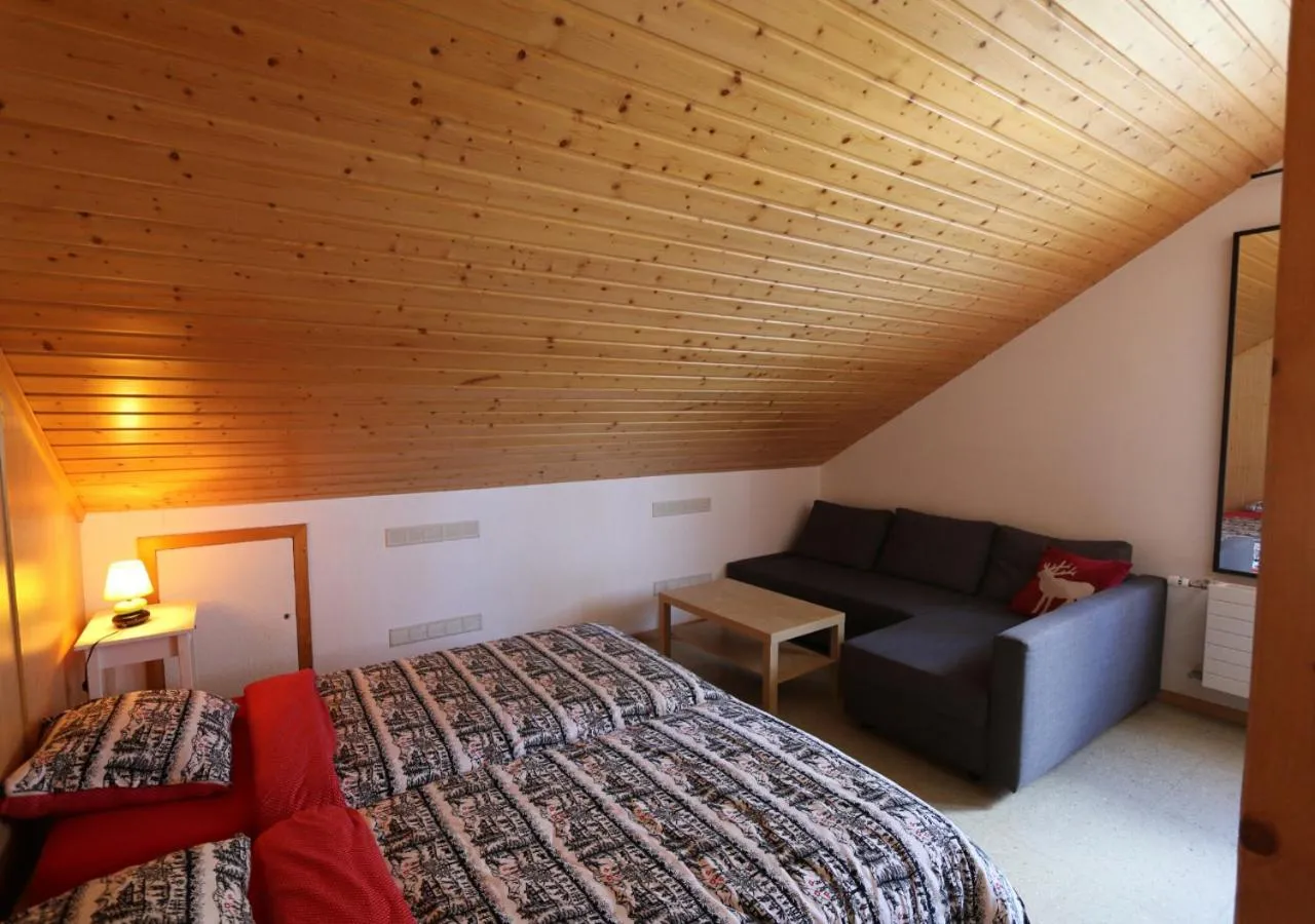 Bedroom, Bed in Maison de Montagne de Bretaye accès par le train arrêt Bouquetin