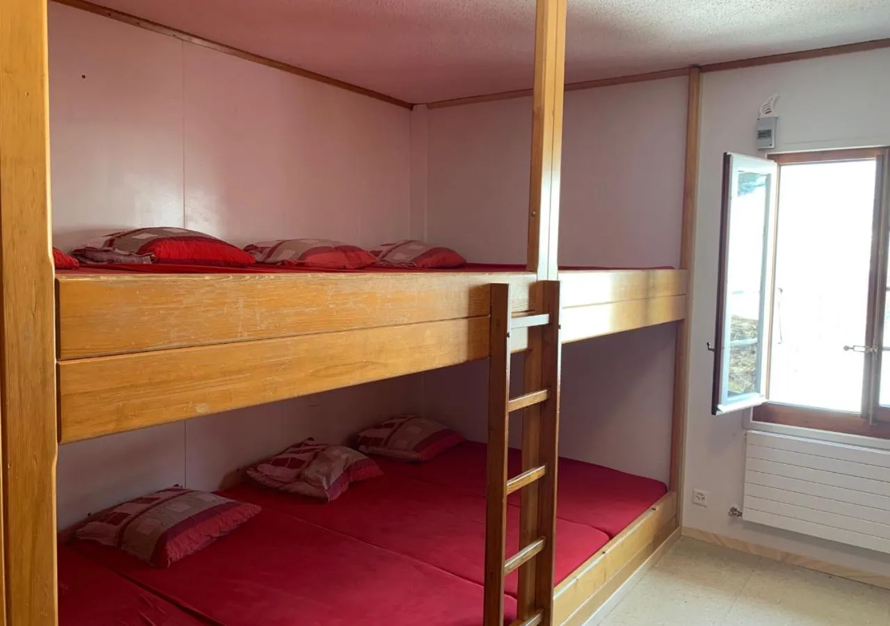 bunk bed, Bed in Maison de Montagne de Bretaye accès par le train arrêt Bouquetin