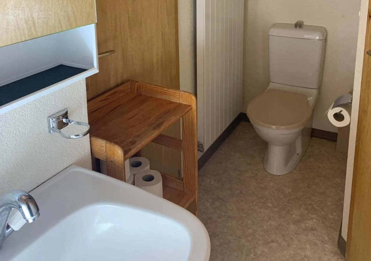 Bathroom in Maison de Montagne de Bretaye accès par le train arrêt Bouquetin