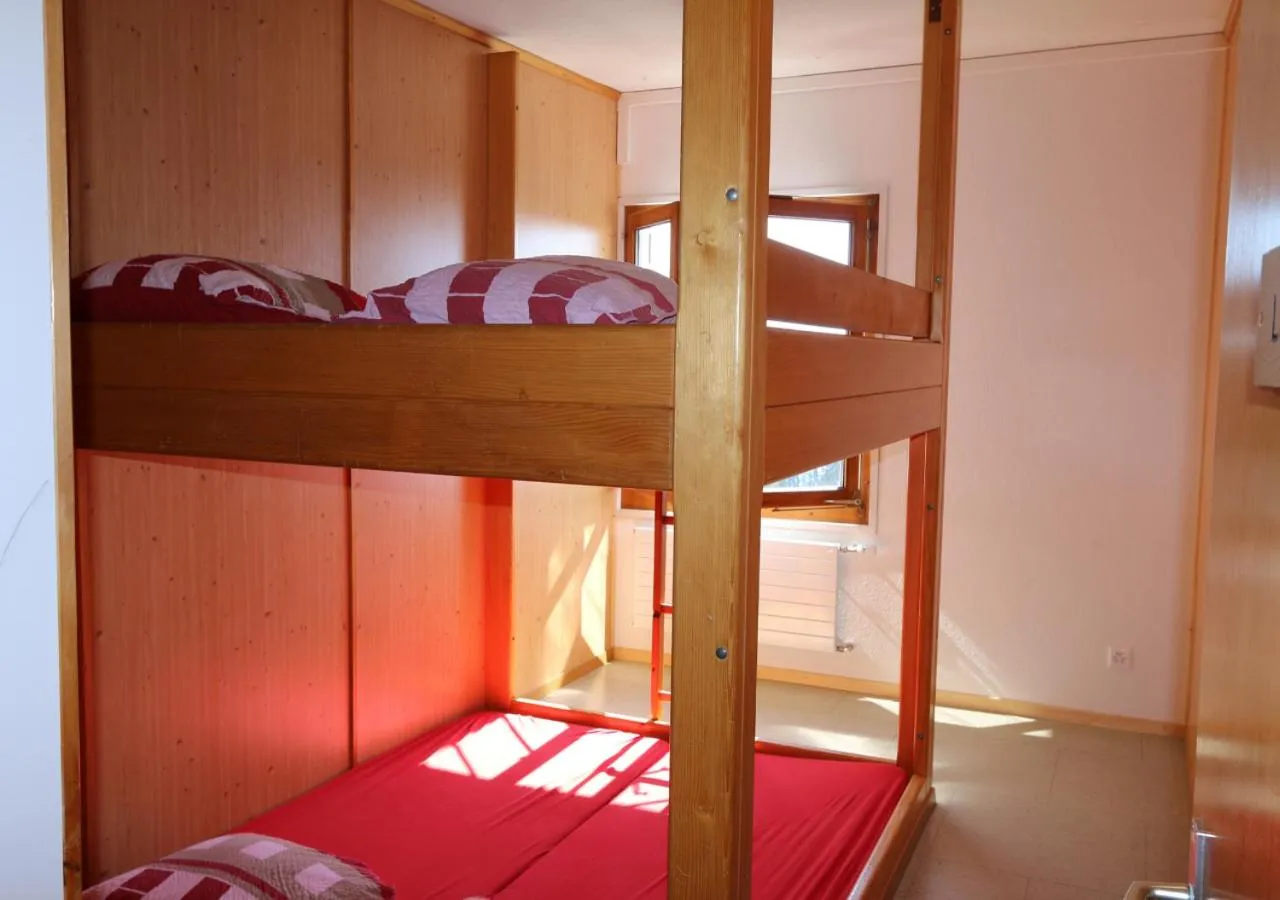 bunk bed, Bed in Maison de Montagne de Bretaye accès par le train arrêt Bouquetin