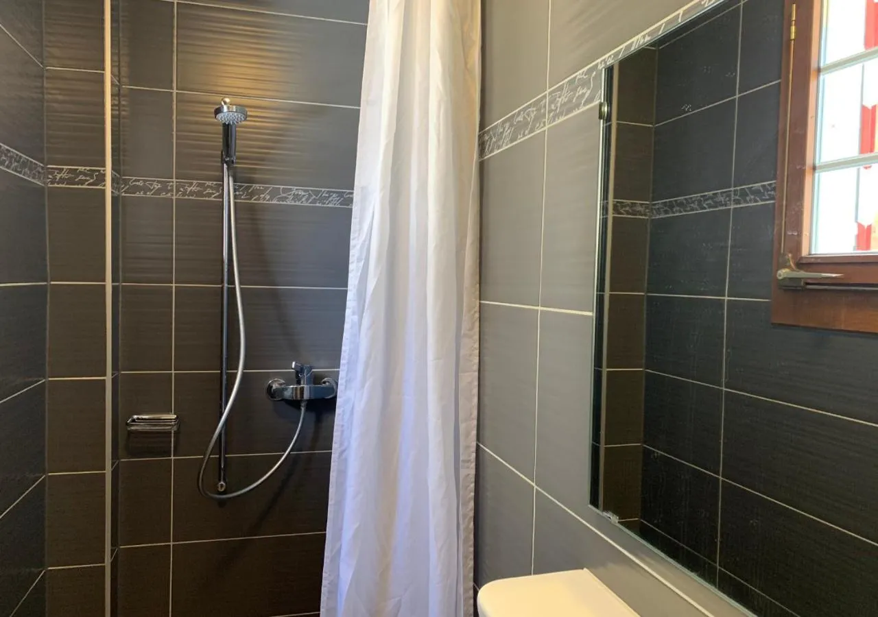 Bathroom in Maison de Montagne de Bretaye accès par le train arrêt Bouquetin