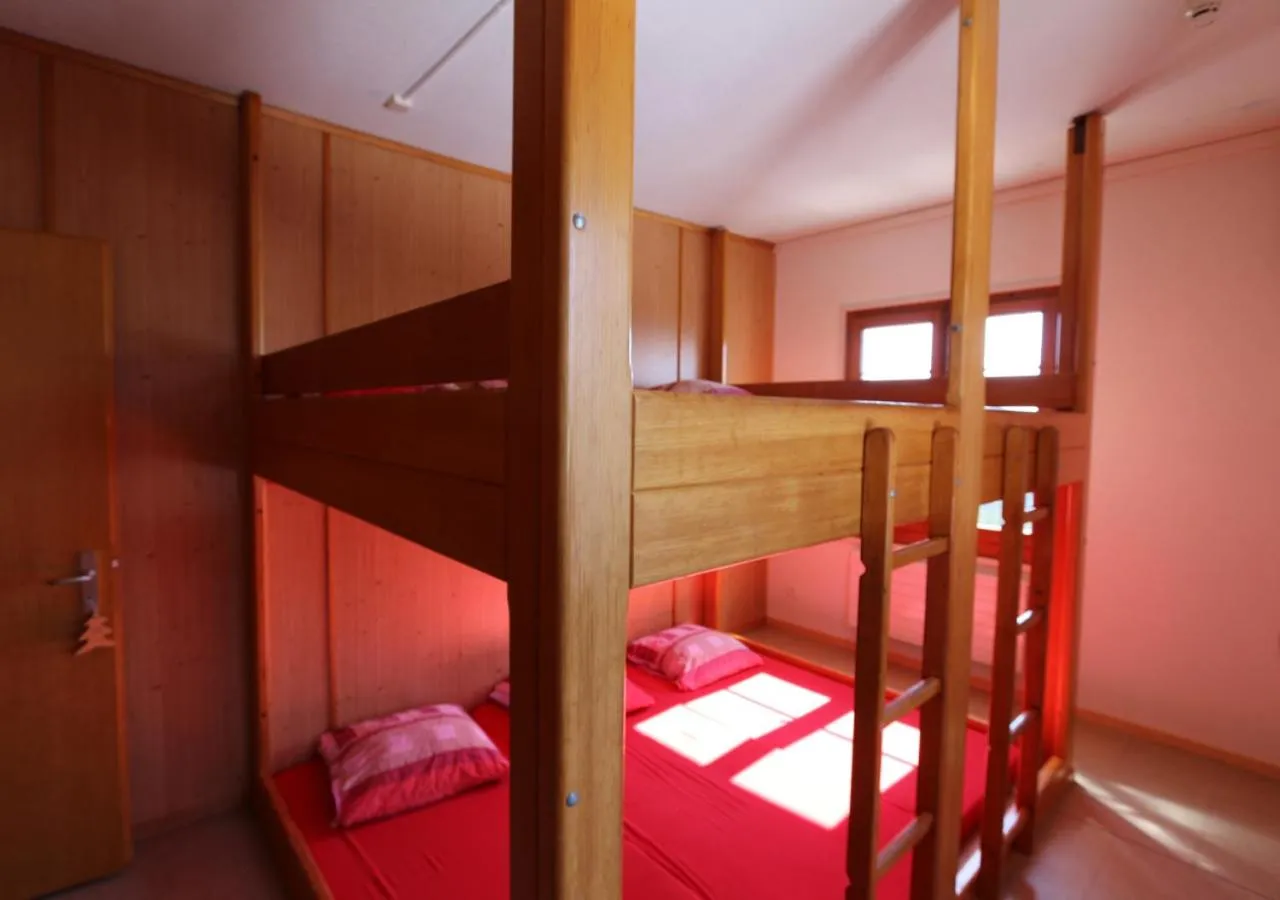 bunk bed, Bed in Maison de Montagne de Bretaye accès par le train arrêt Bouquetin