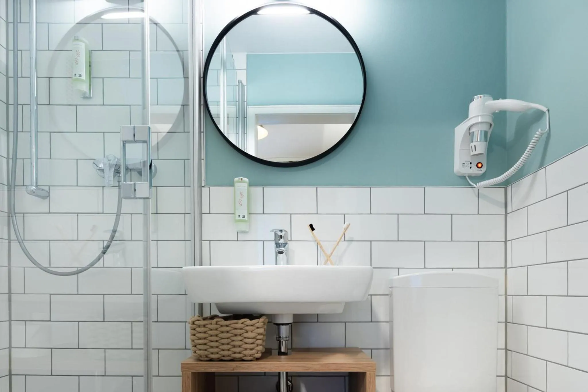 Bathroom in Garner Hotel Cologne East by IHG