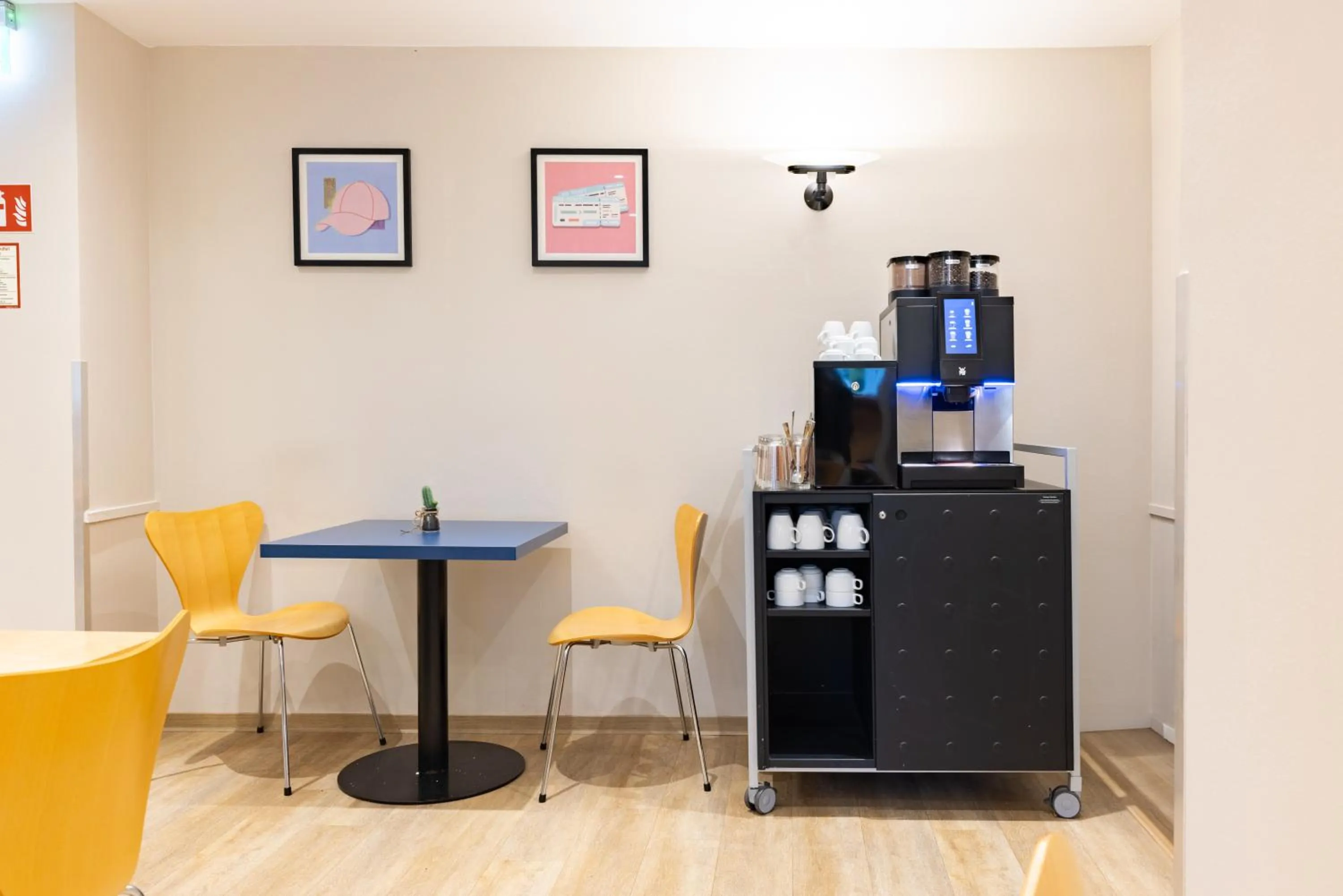 Restaurant/places to eat in Garner Hotel Cologne East by IHG