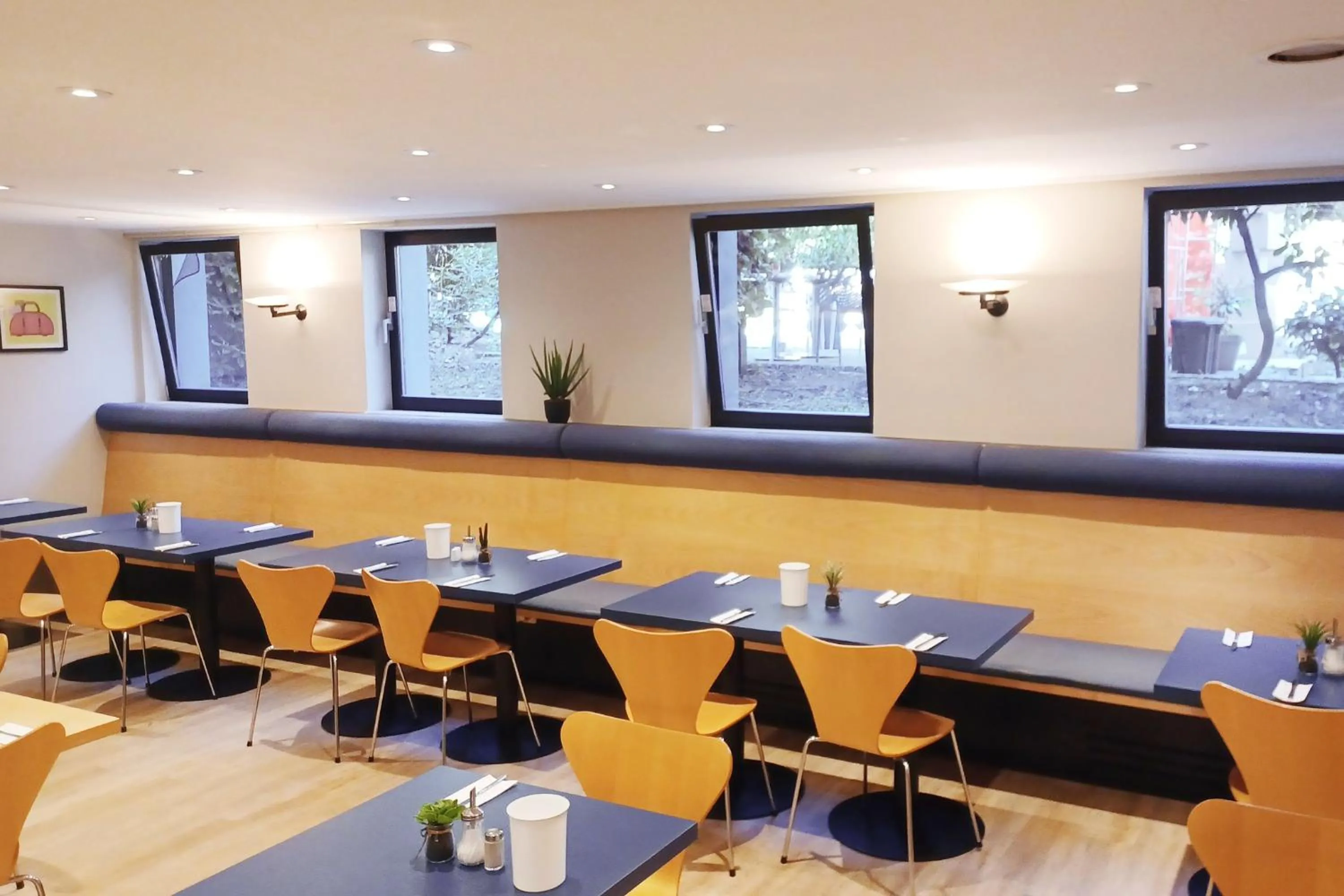 Breakfast in Garner Hotel Cologne East by IHG