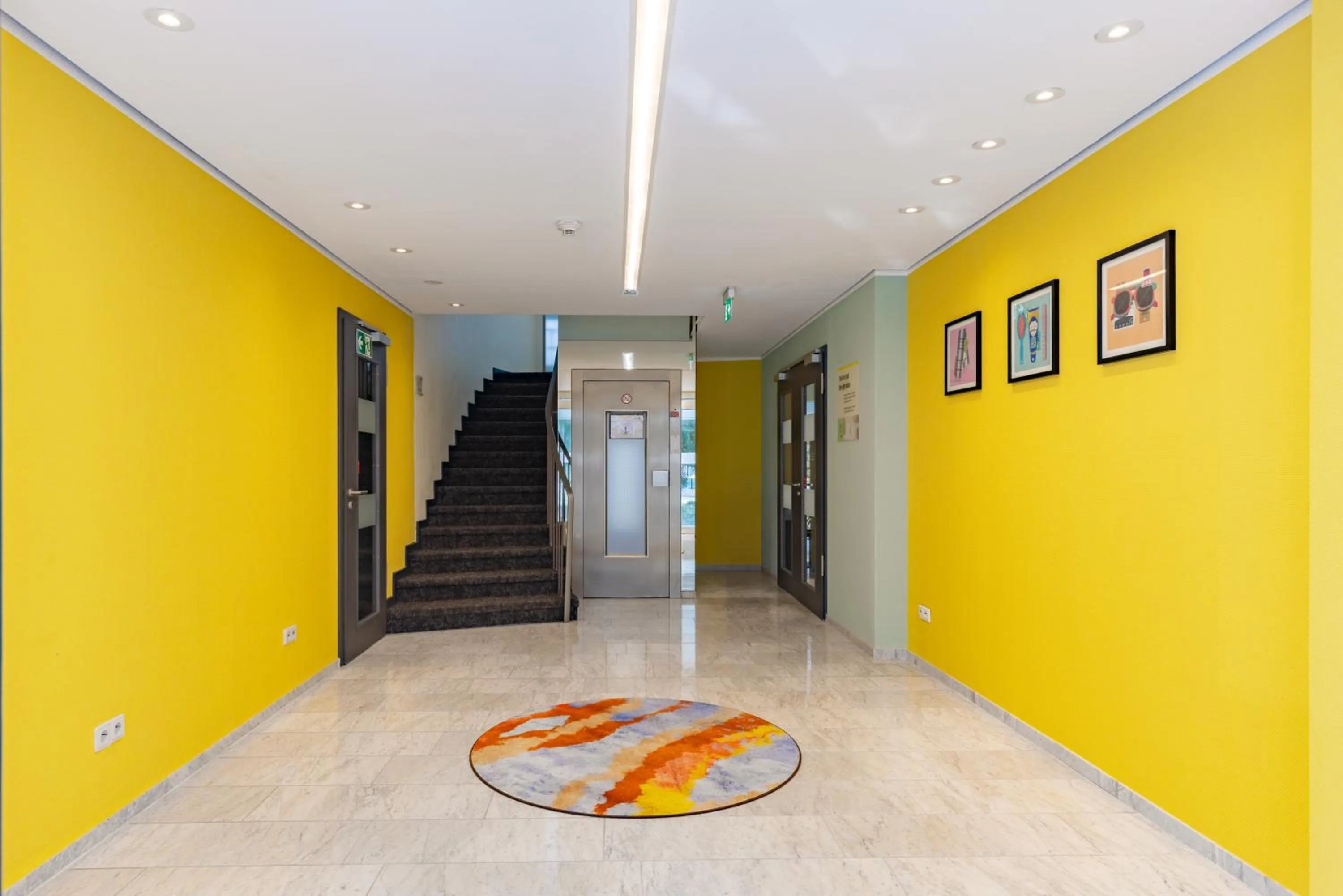 Lobby or reception in Garner Hotel Cologne East by IHG