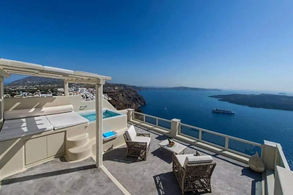 Caldera Cliff Illusion