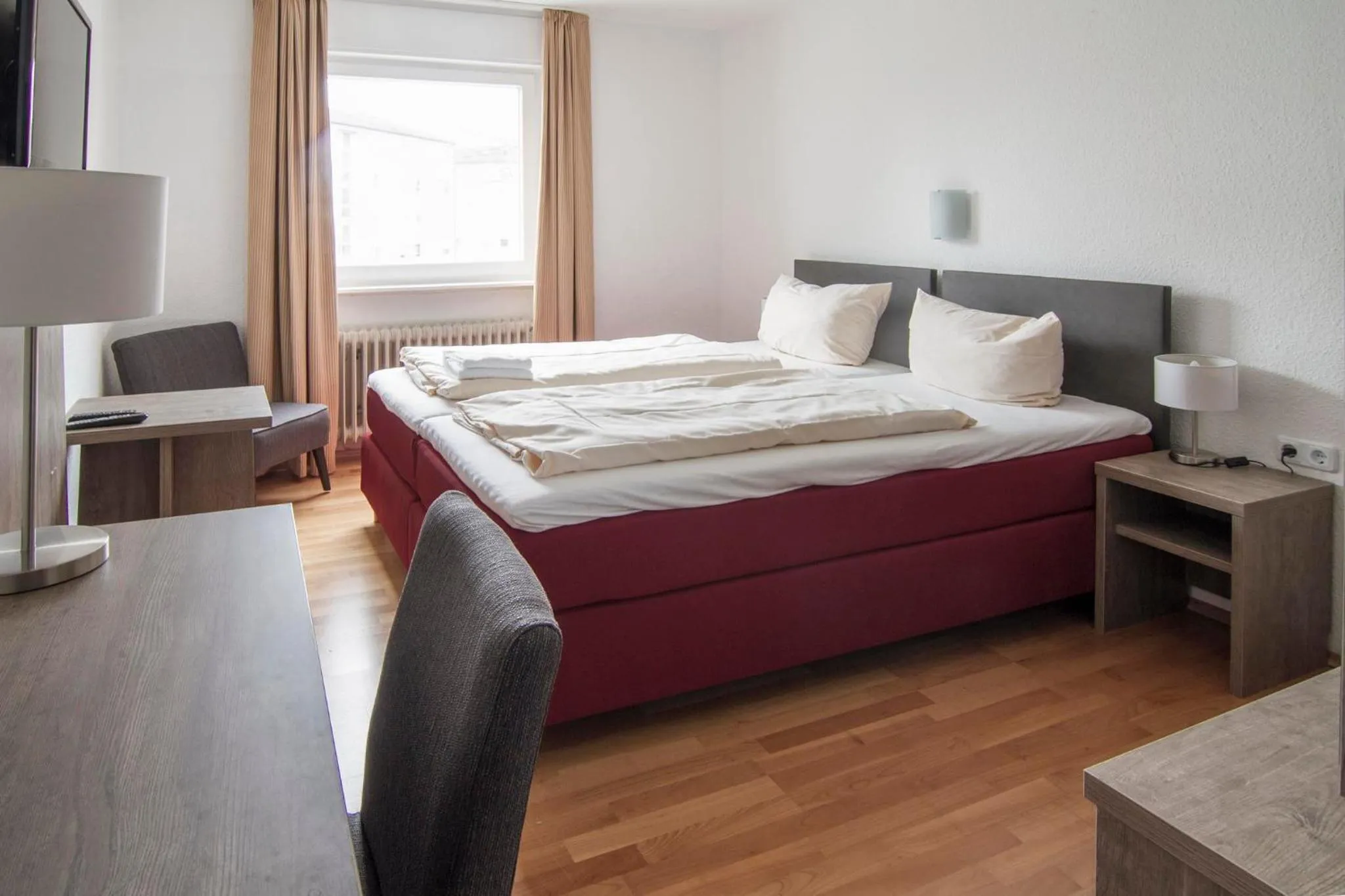 Bedroom, Bed in Hotel Maurer