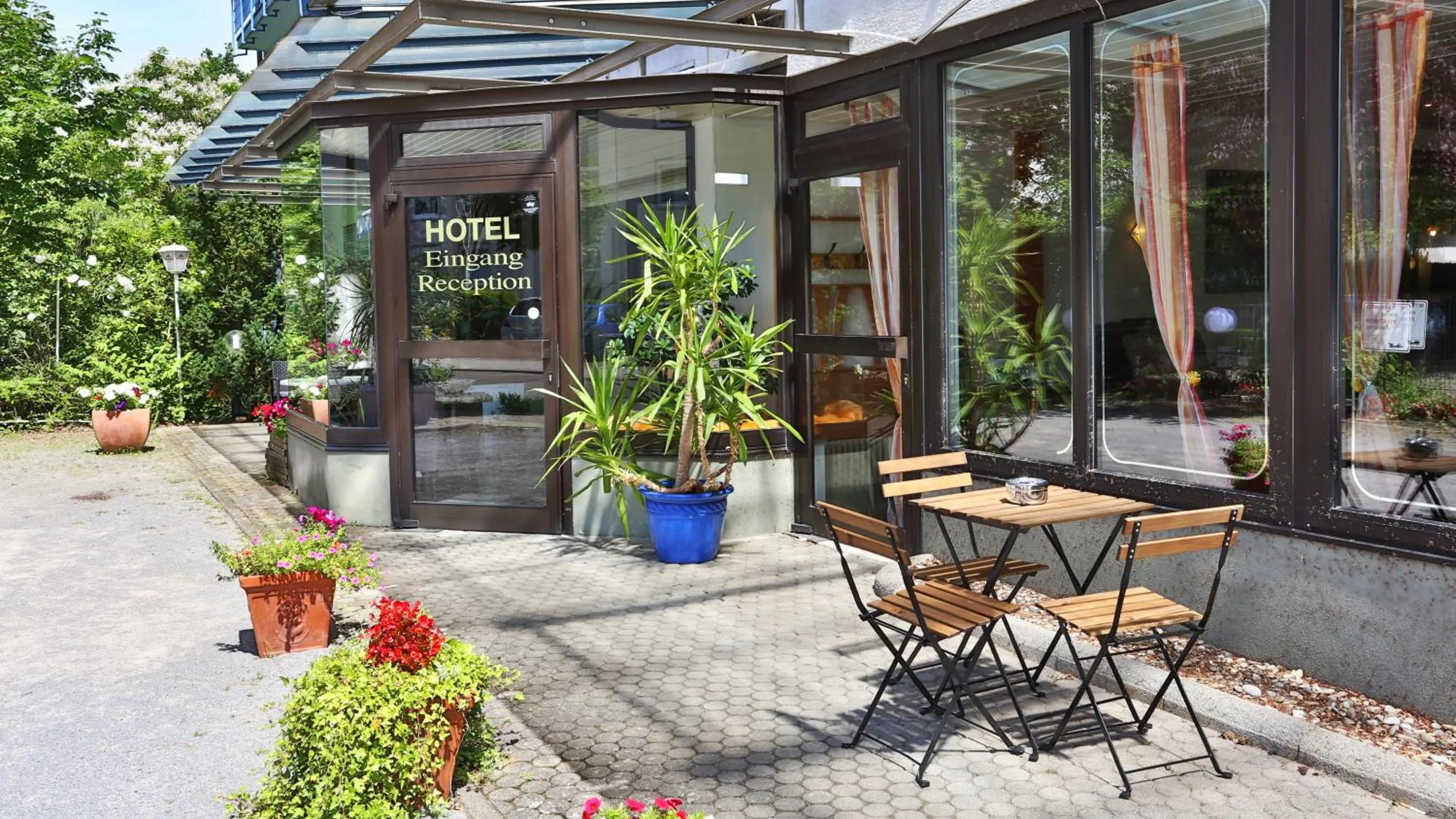 Facade/entrance in Hotel Maurer