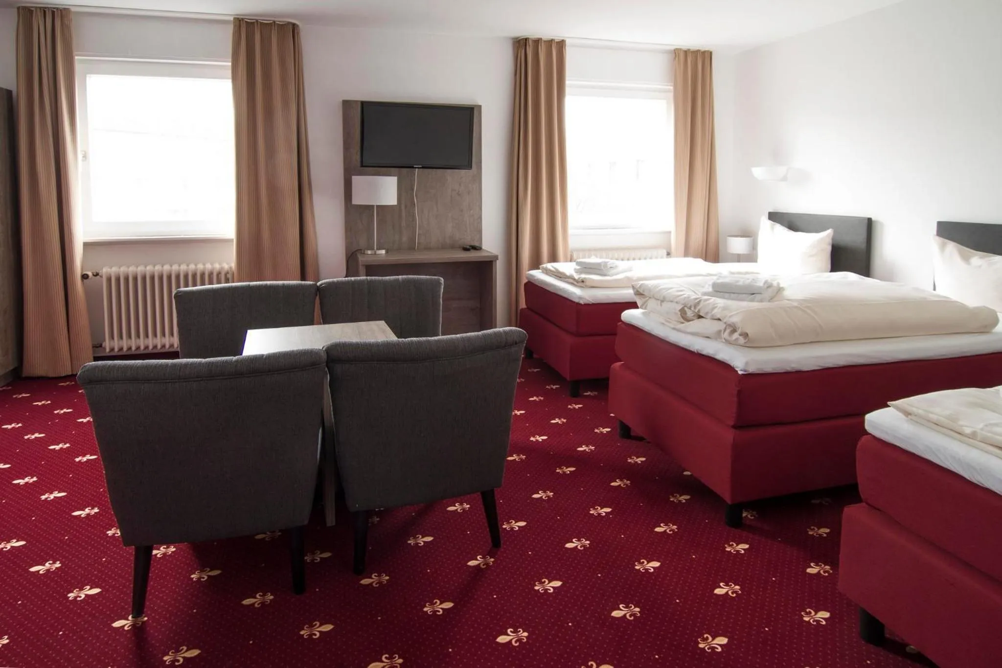 Bedroom, Bed in Hotel Maurer