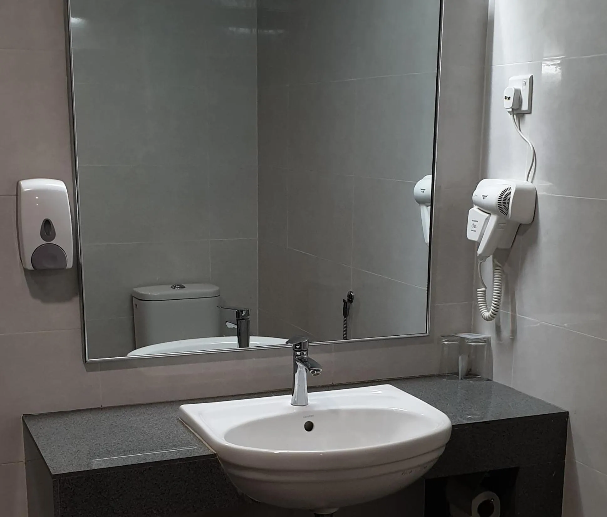 Bathroom in Hotel Samila