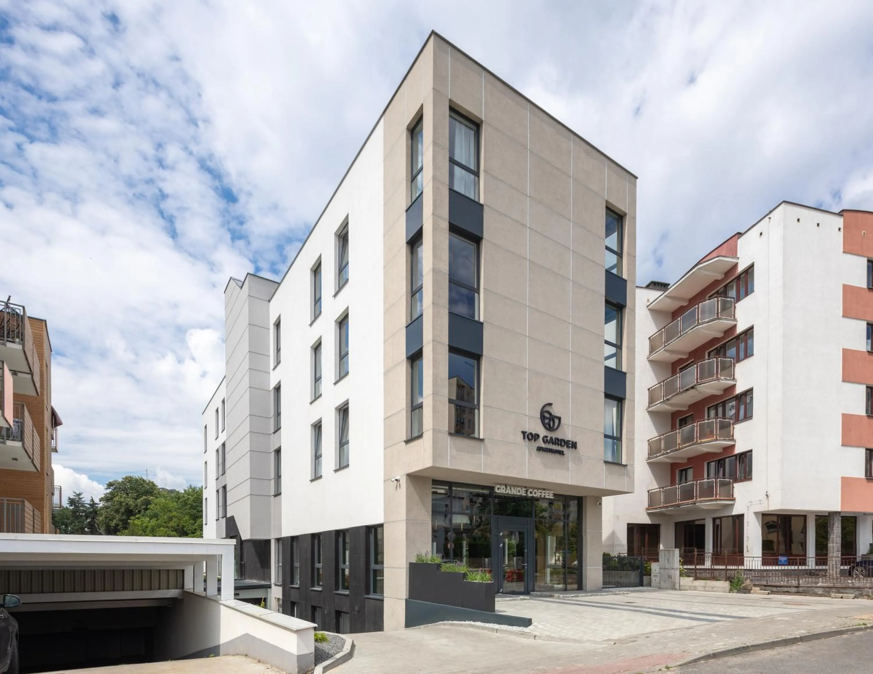 Facade/entrance in TOP Garden Aparthotel