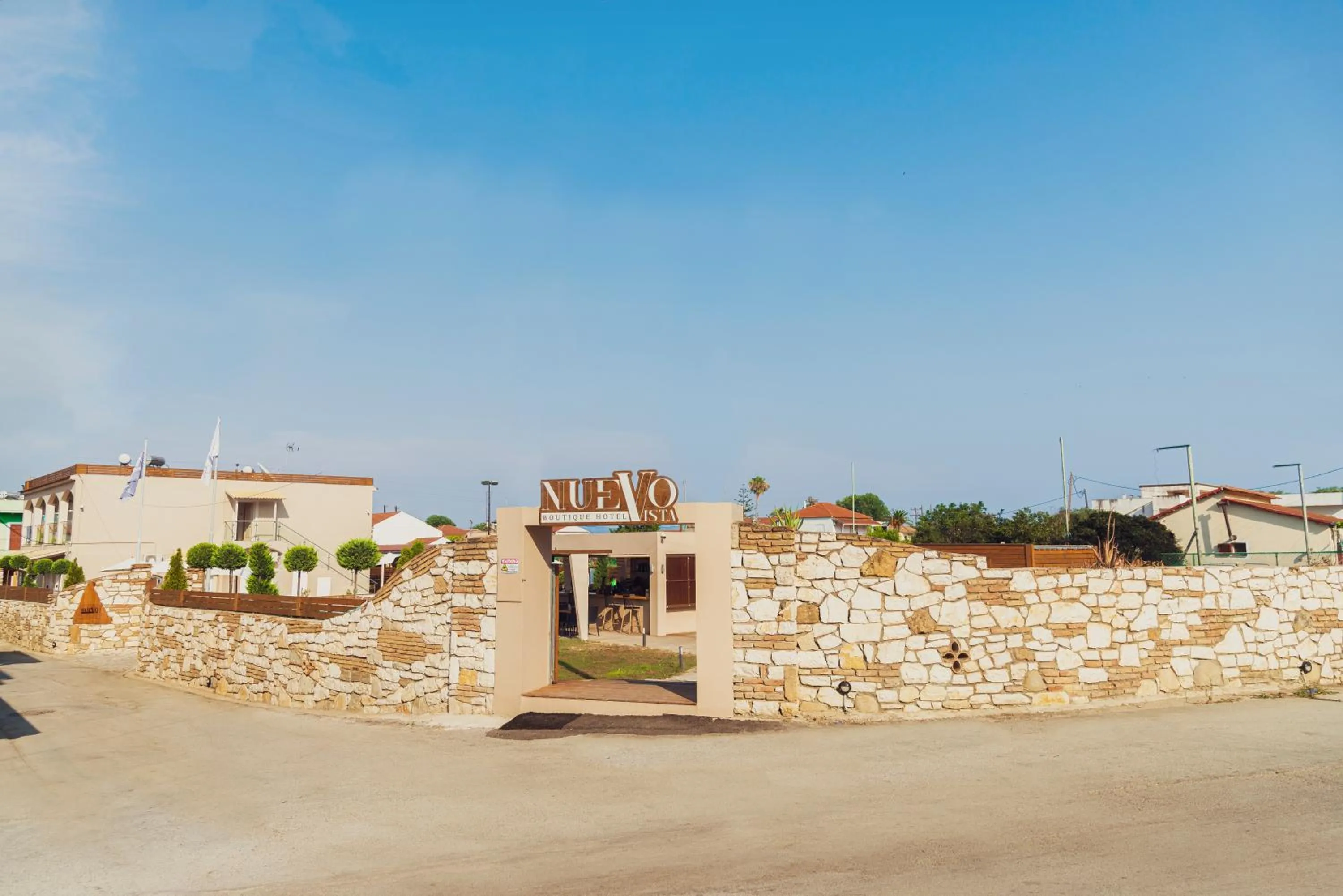 Property building in Nuevo Vista