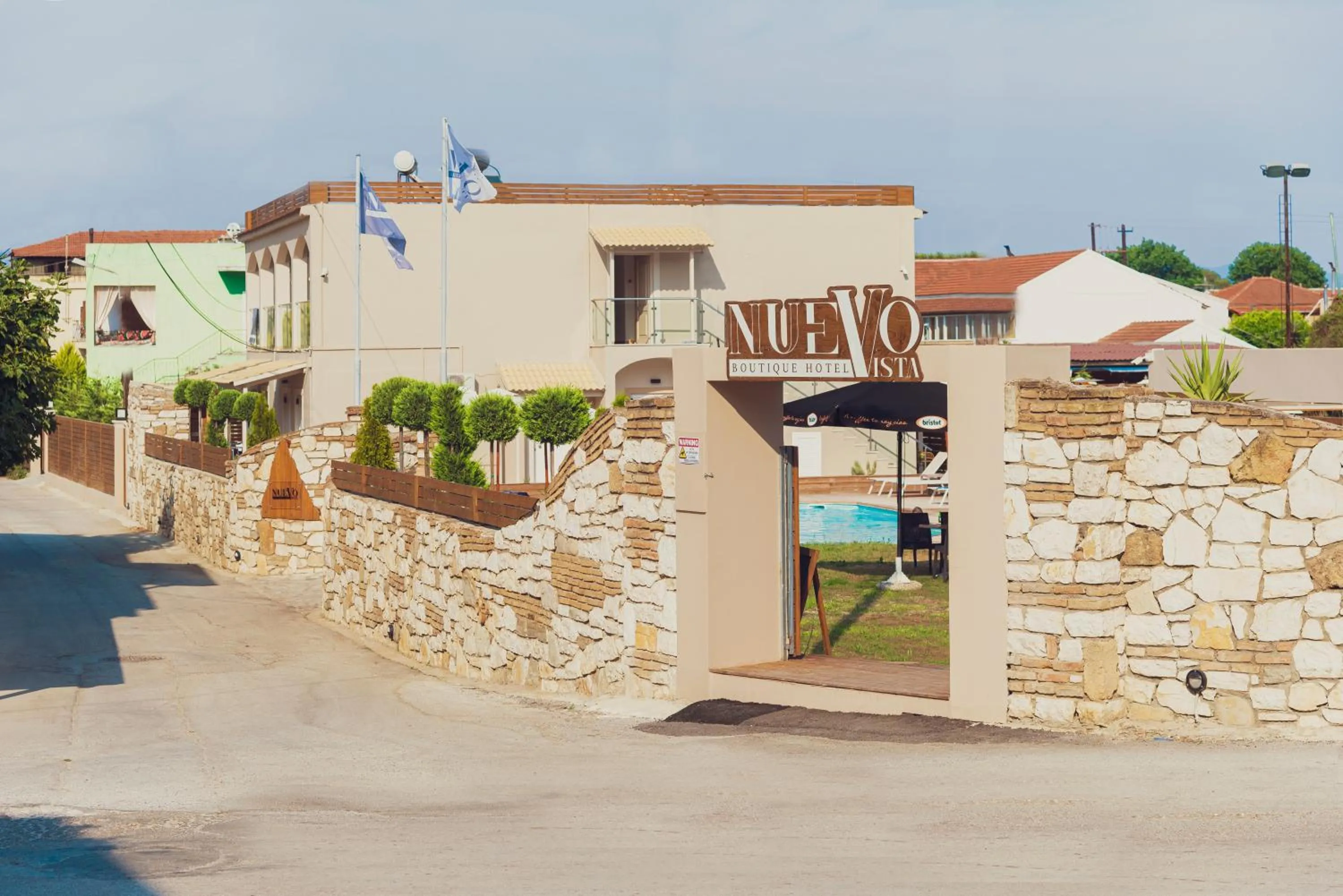 Property building in Nuevo Vista