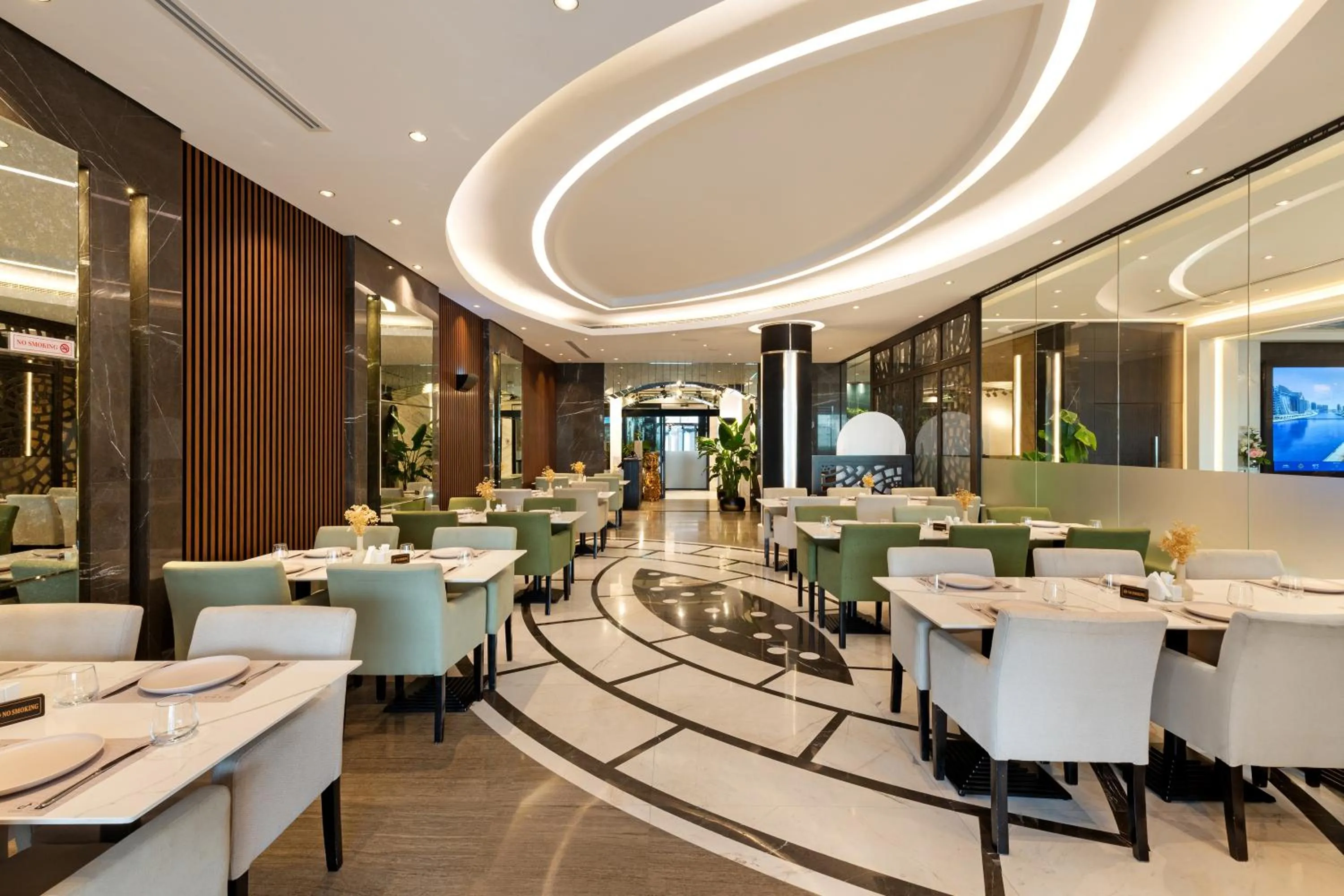 Restaurant/places to eat in Royal Continental Suites Business Bay - Deluxe Apartments