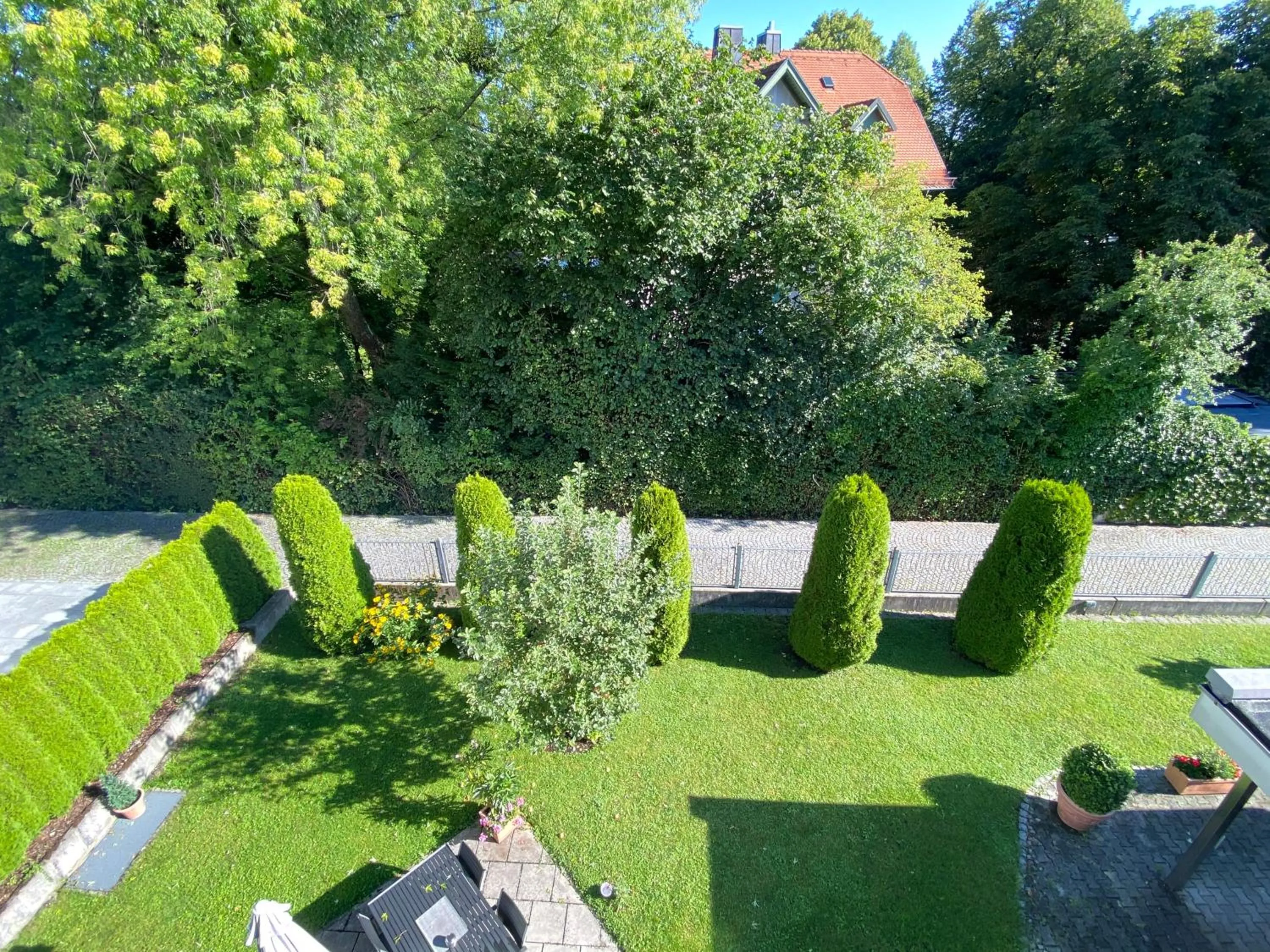 Spring in Hotel Villa Solln - free parking