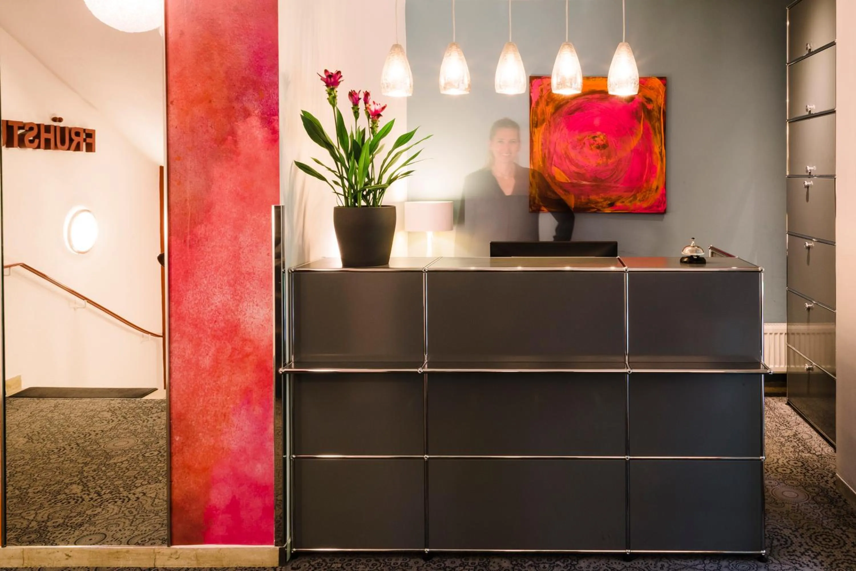 Lobby or reception in Hotel Villa Solln - free parking