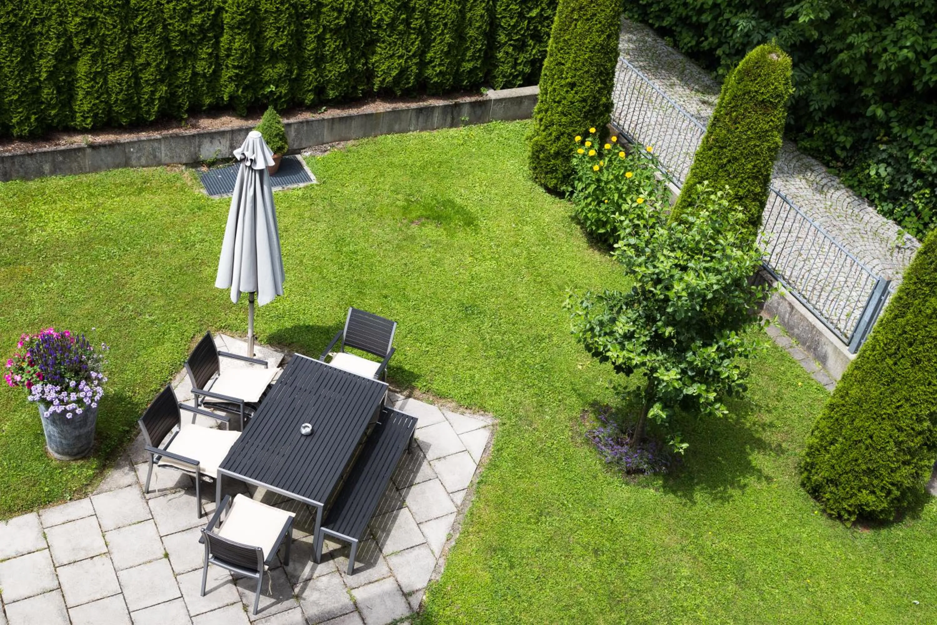 Patio in Hotel Villa Solln - free parking