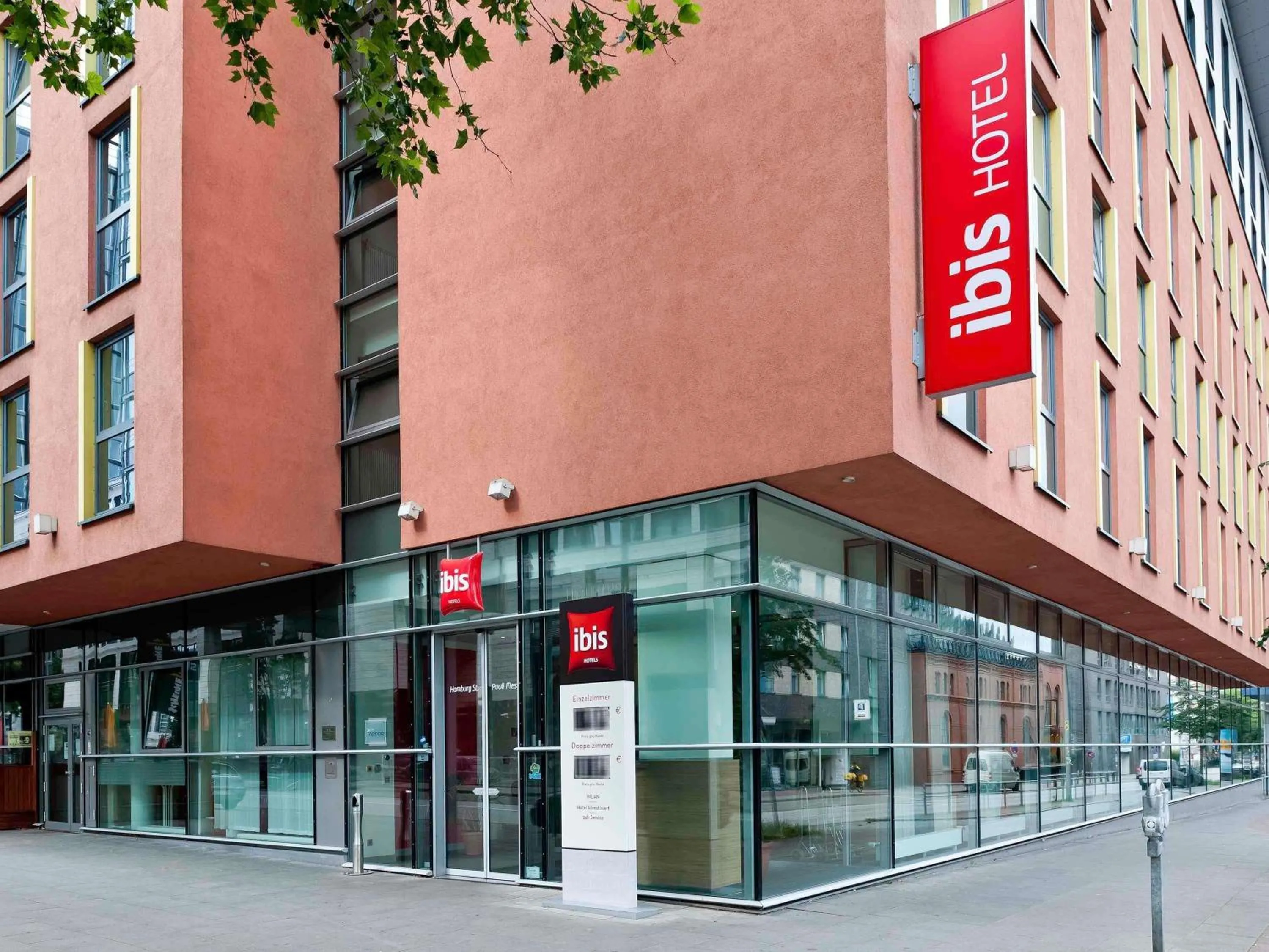 Property building in ibis Hotel Hamburg St. Pauli Messe