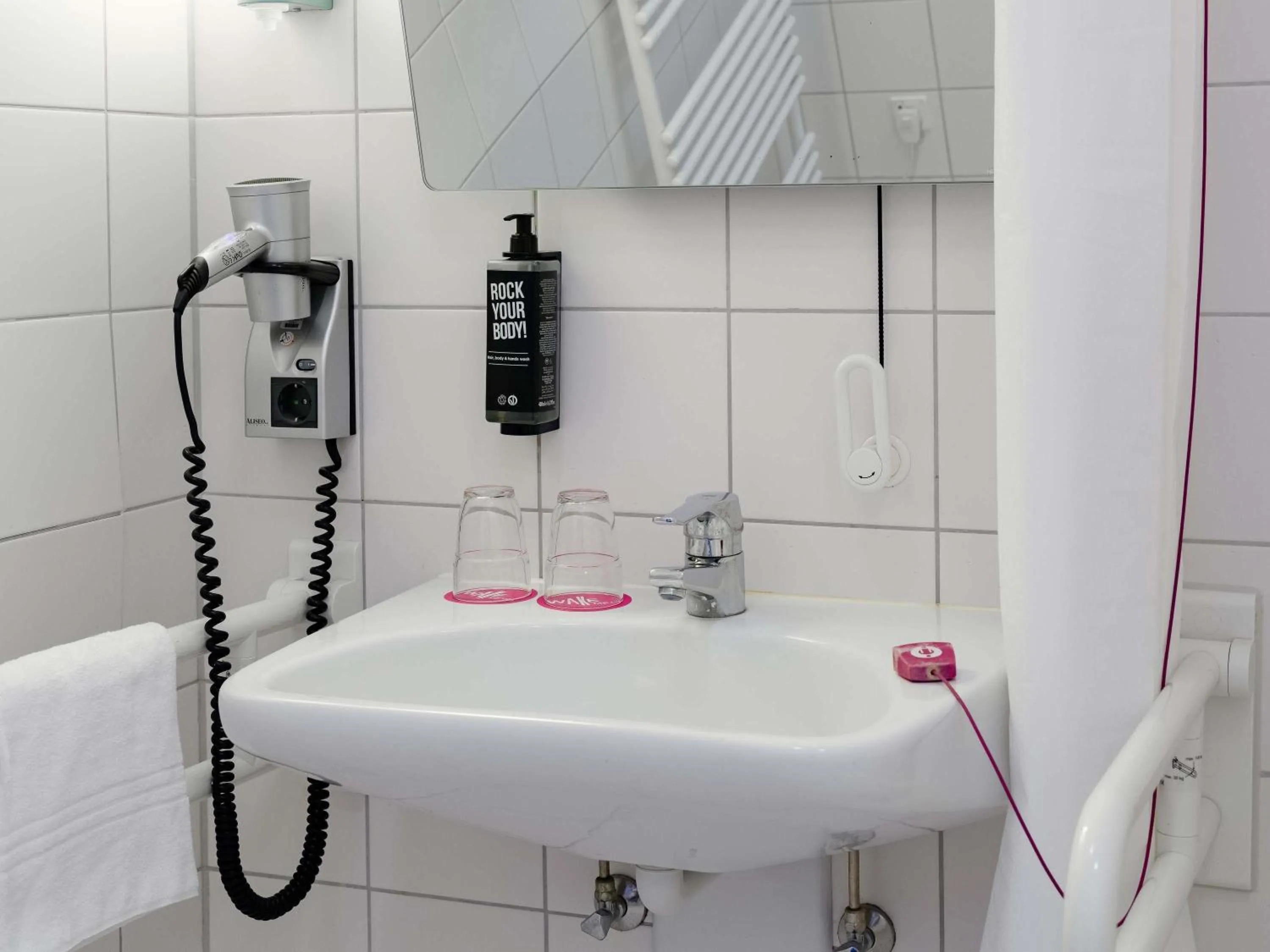 Bedroom in ibis Hotel Hamburg St. Pauli Messe