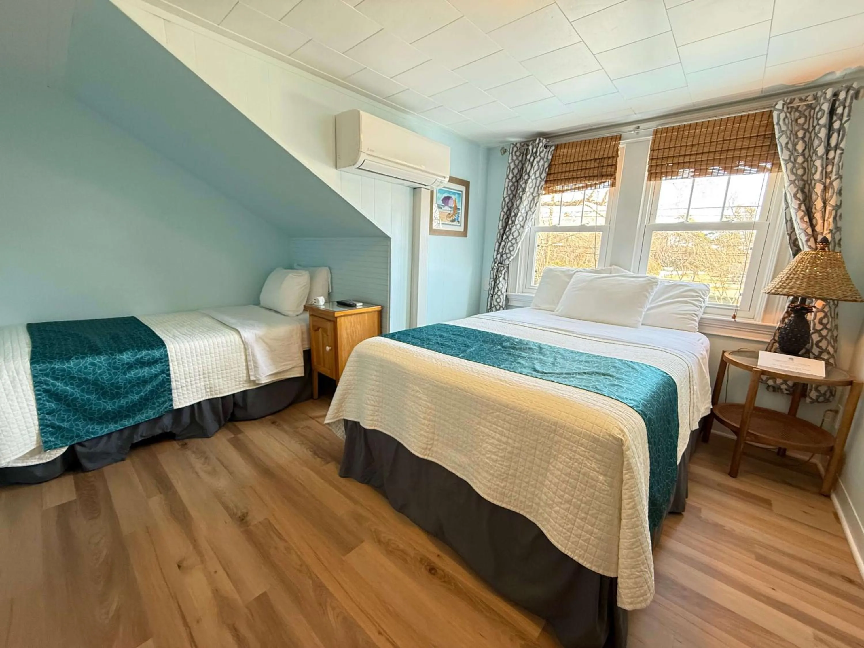 Bed in Island Guesthouse and Motel OBX