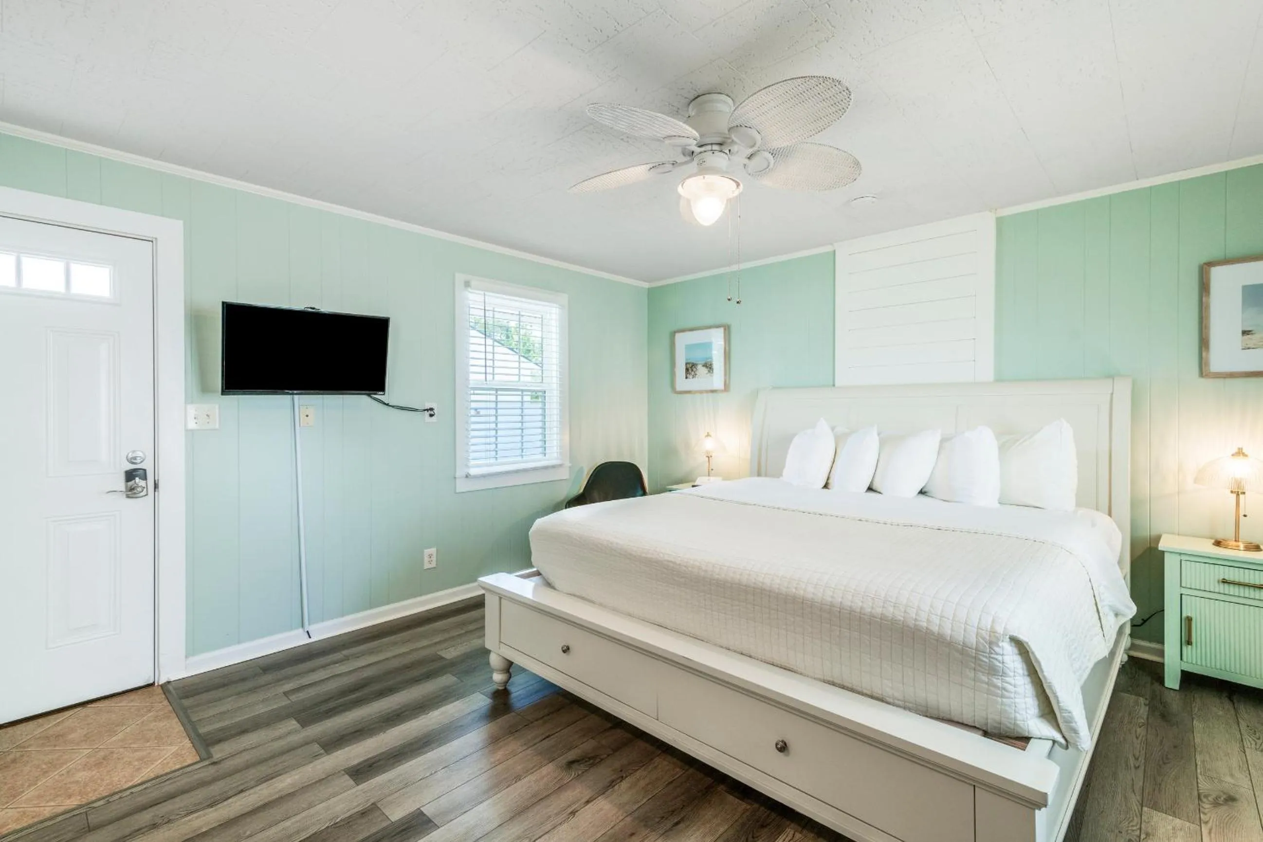 Bed in Island Guesthouse and Motel OBX