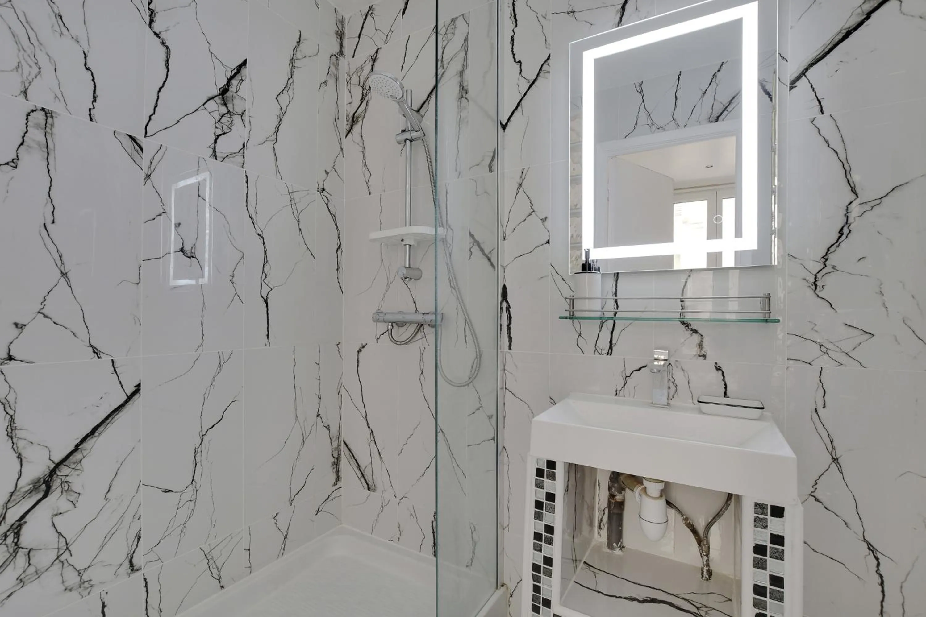 Bathroom in Modern's Hotel