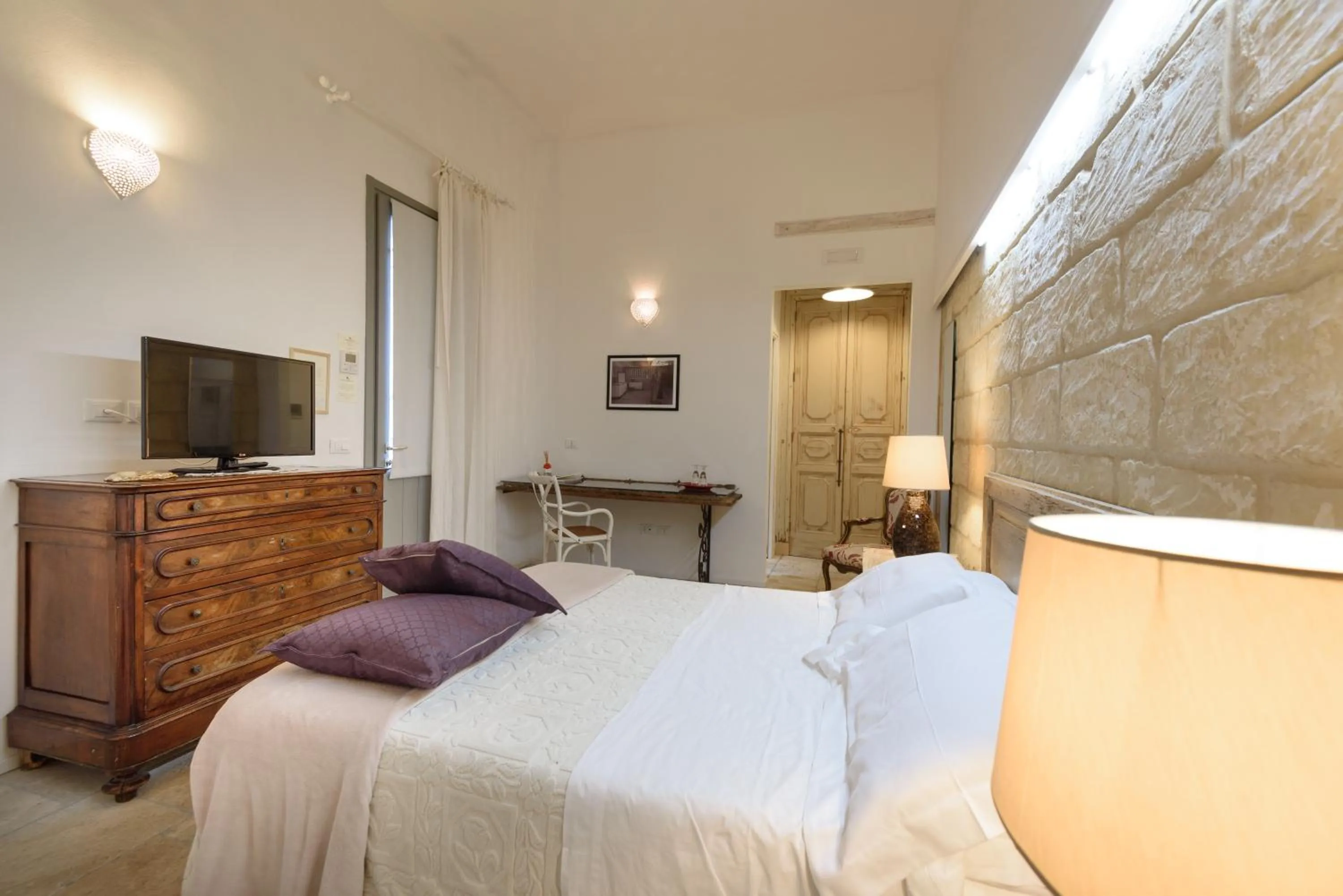 Other, Bed in Palazzo Dei Dondoli