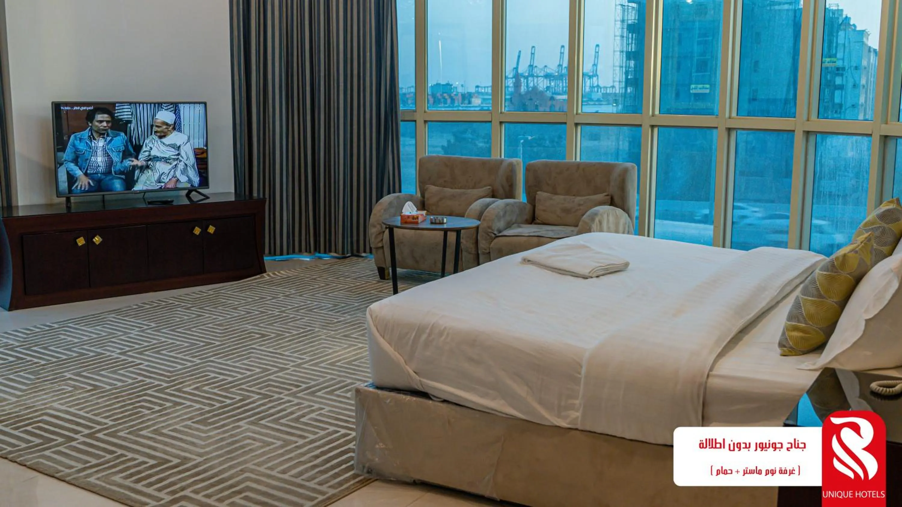 Property building, Bed in Al Andalus Tolen Hotel