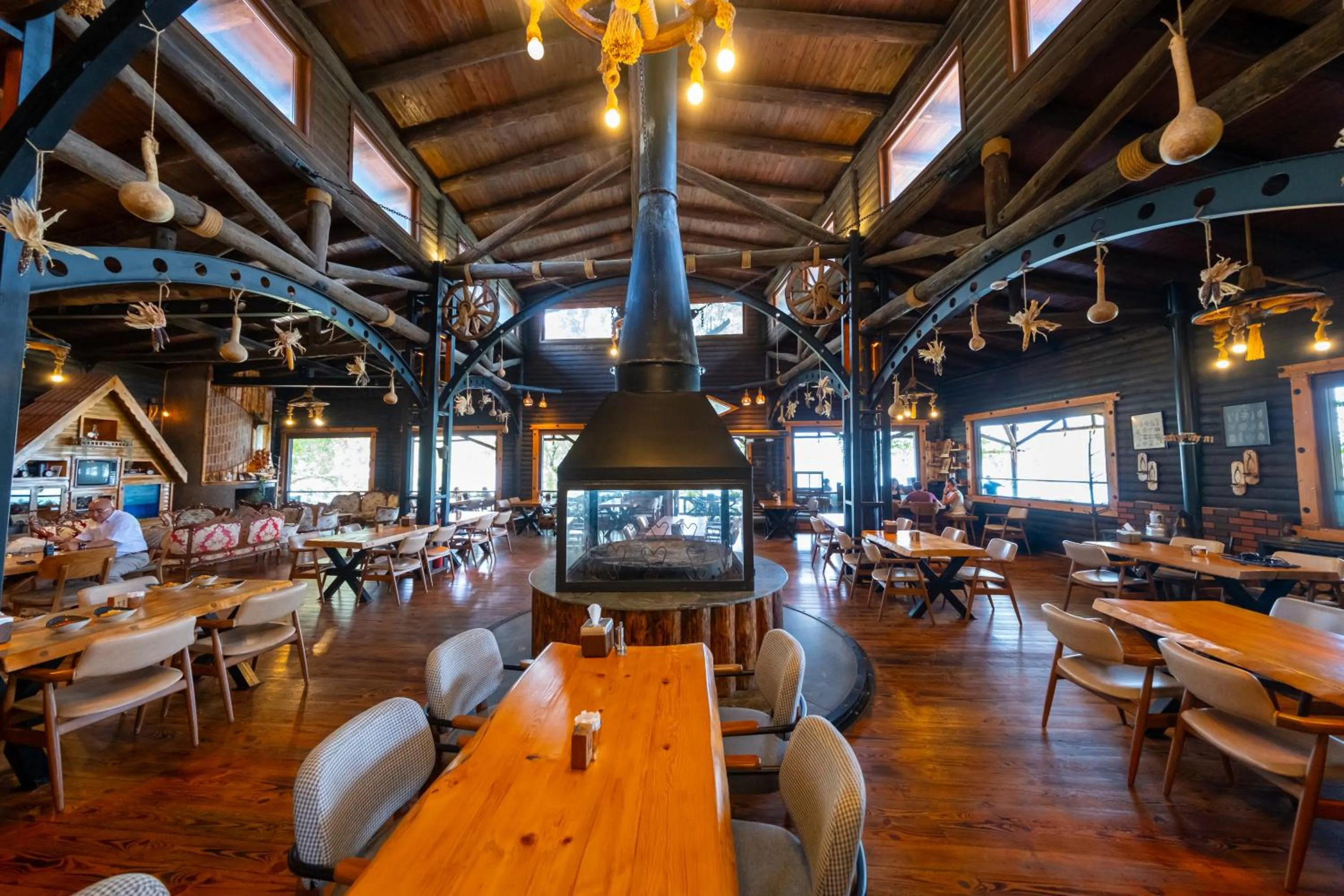 Restaurant/places to eat in Botanik Göl Evleri