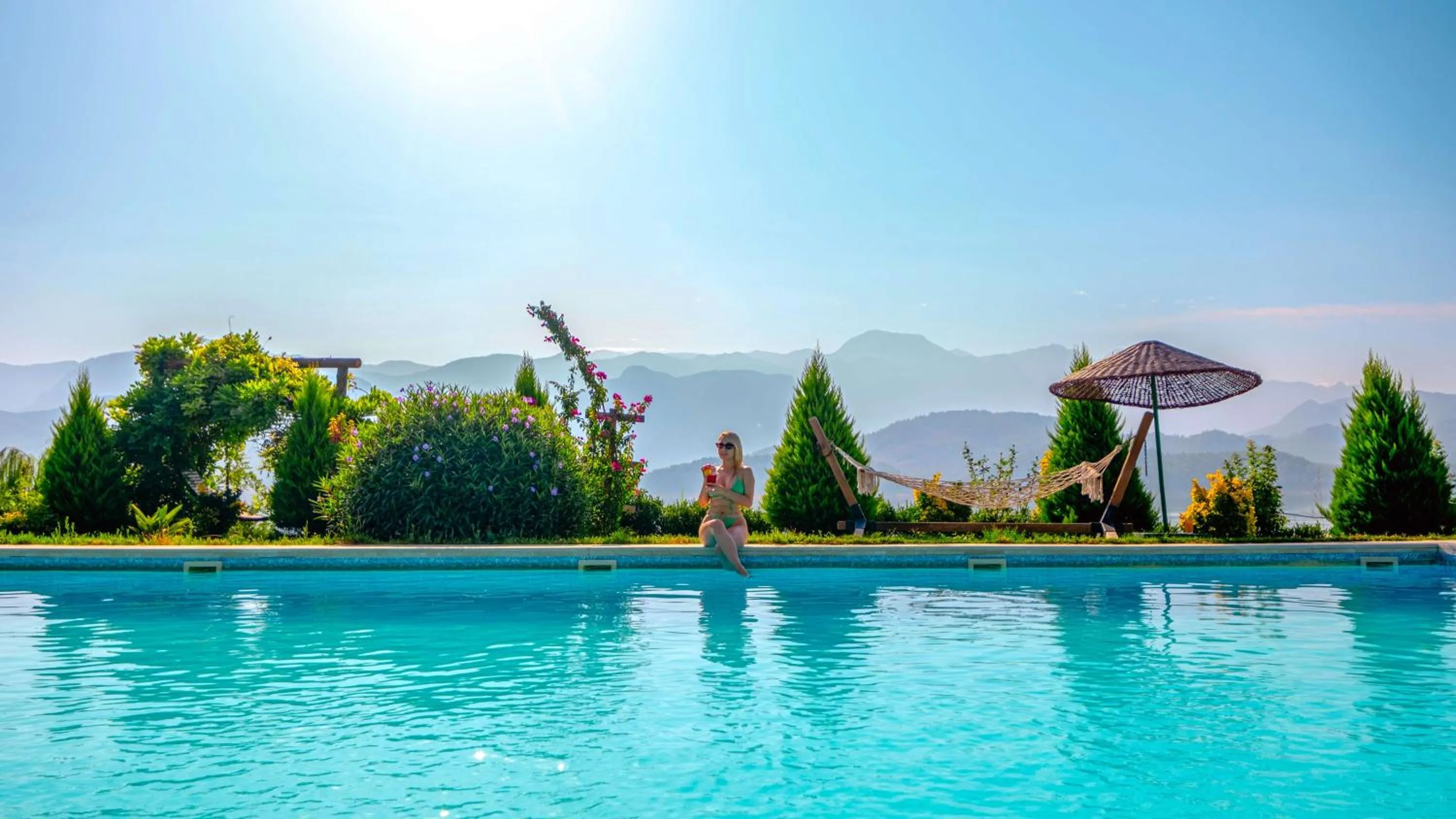 Swimming pool in Botanik Göl Evleri