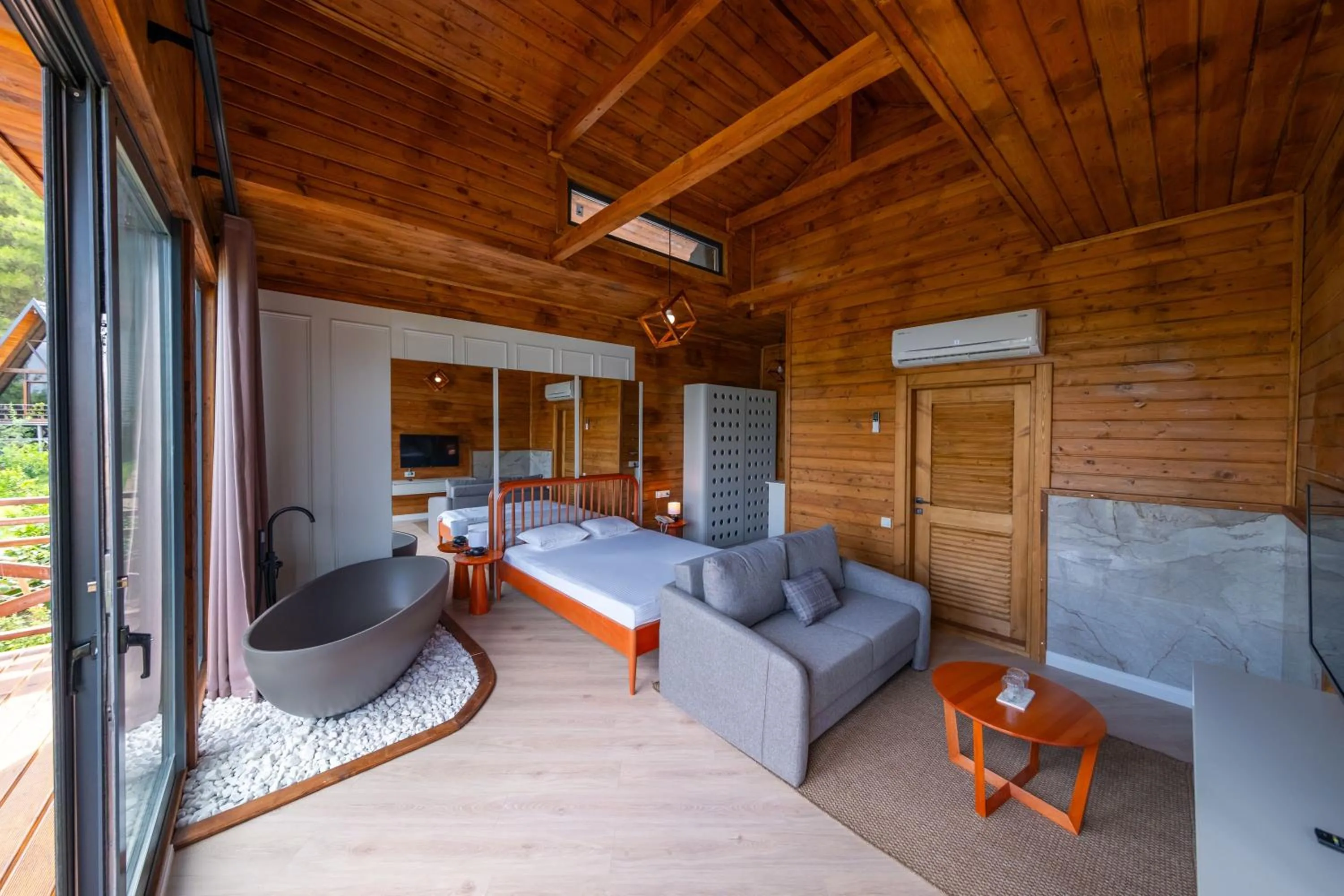 Communal lounge/ TV room, Bed in Botanik Göl Evleri