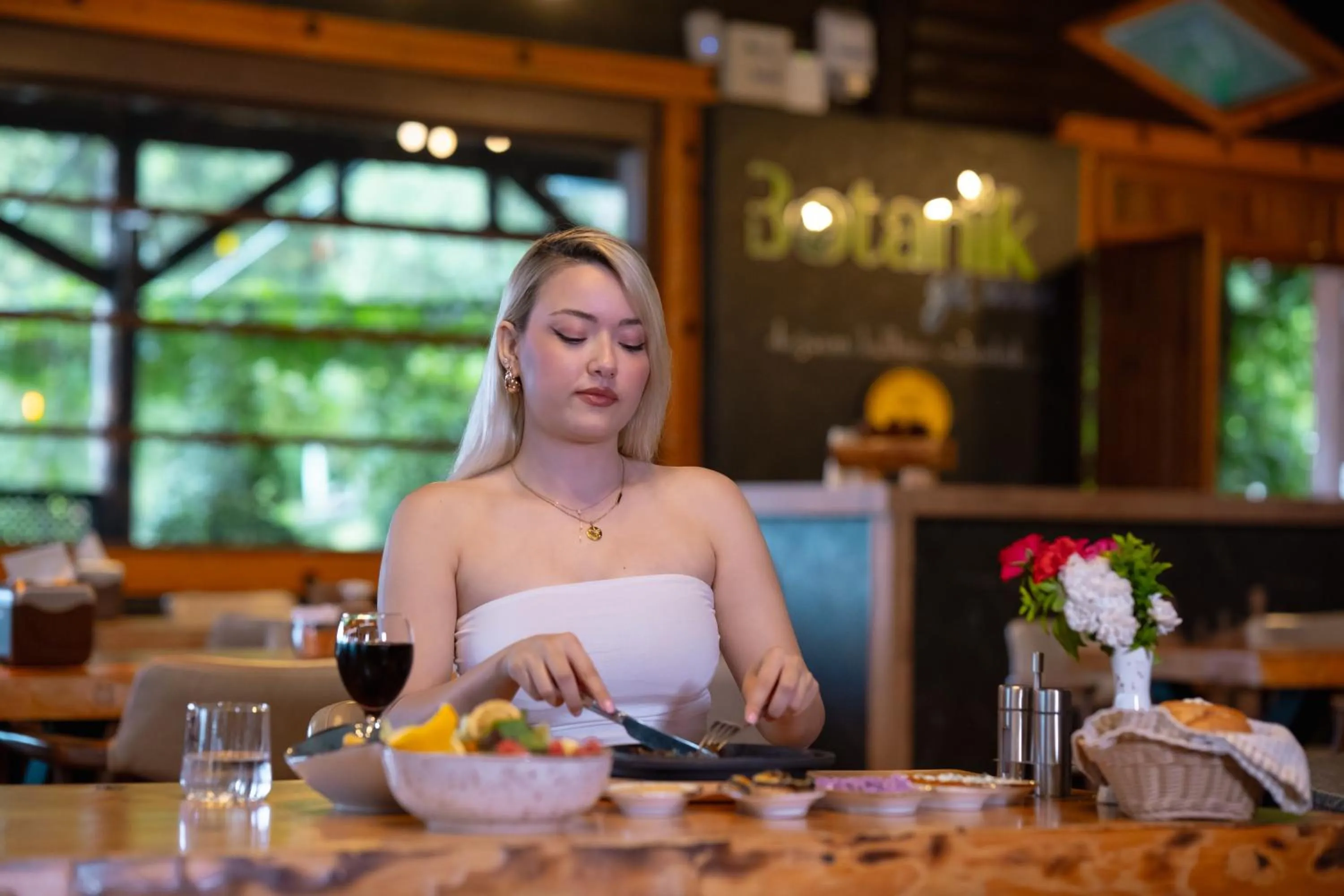 Restaurant/places to eat in Botanik Göl Evleri