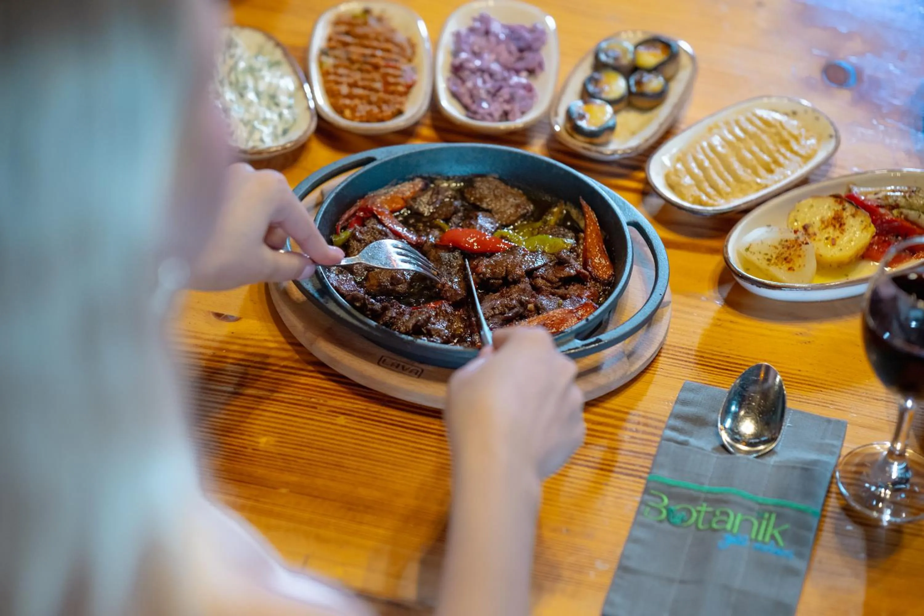 Restaurant/places to eat in Botanik Göl Evleri