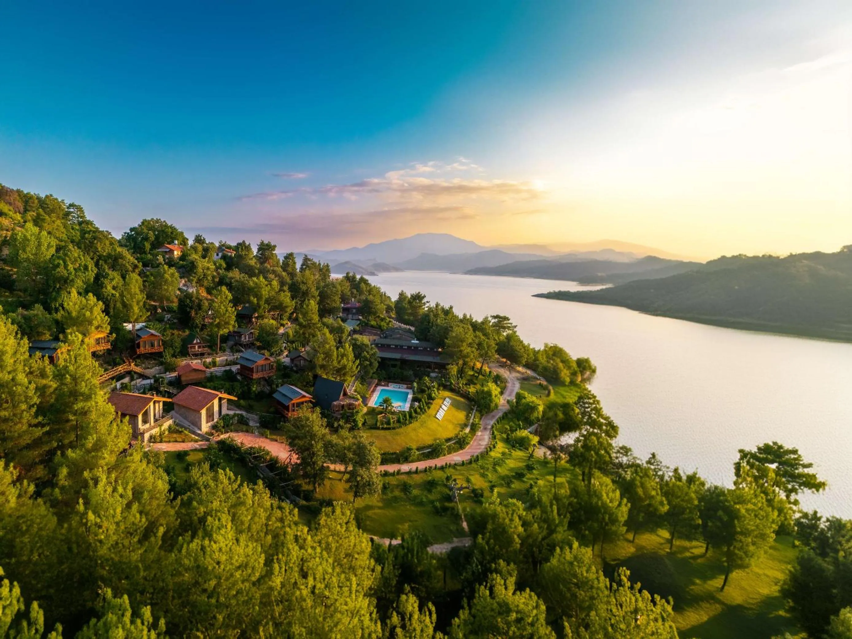 Bird's eye view in Botanik Göl Evleri