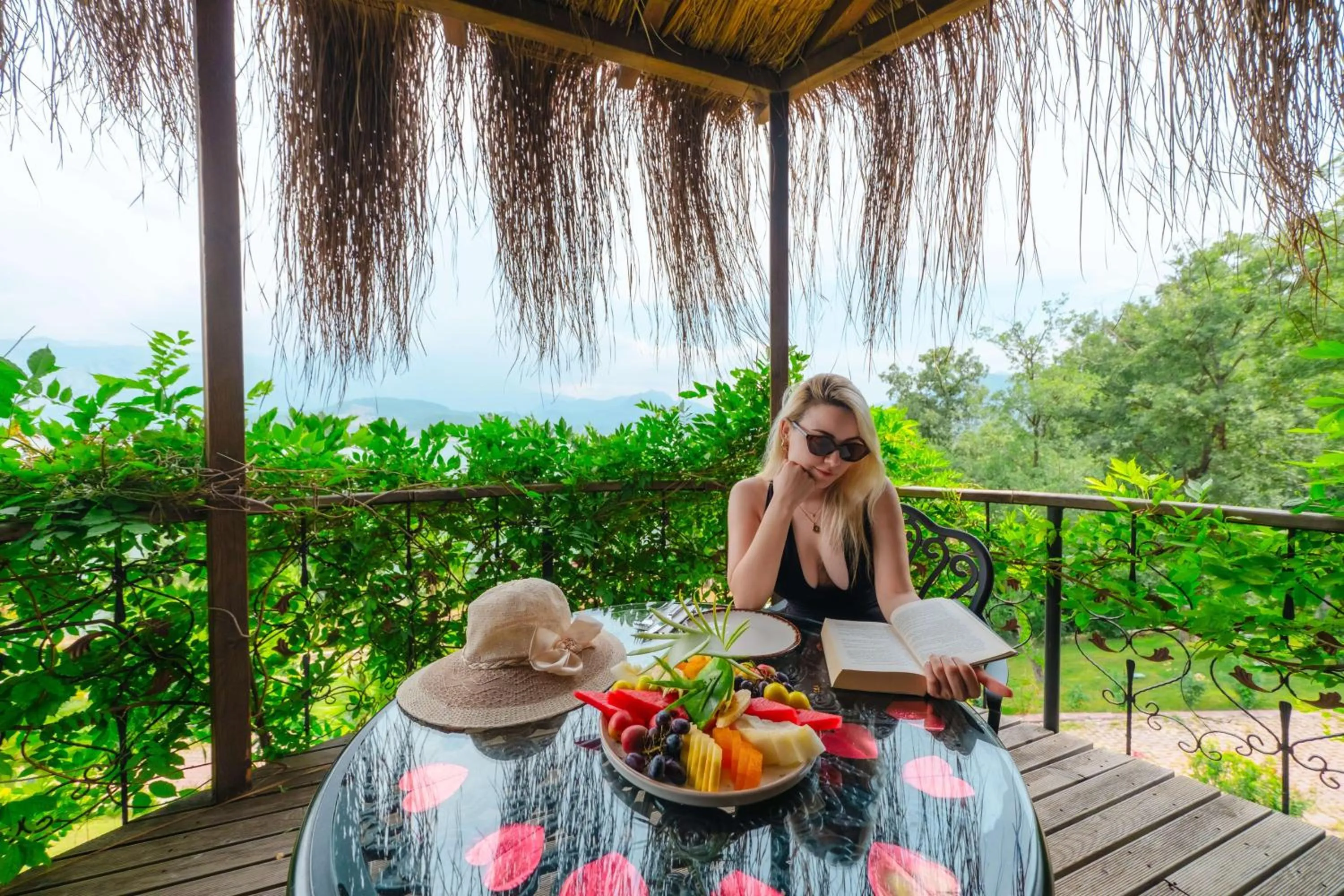 Balcony/Terrace in Botanik Göl Evleri