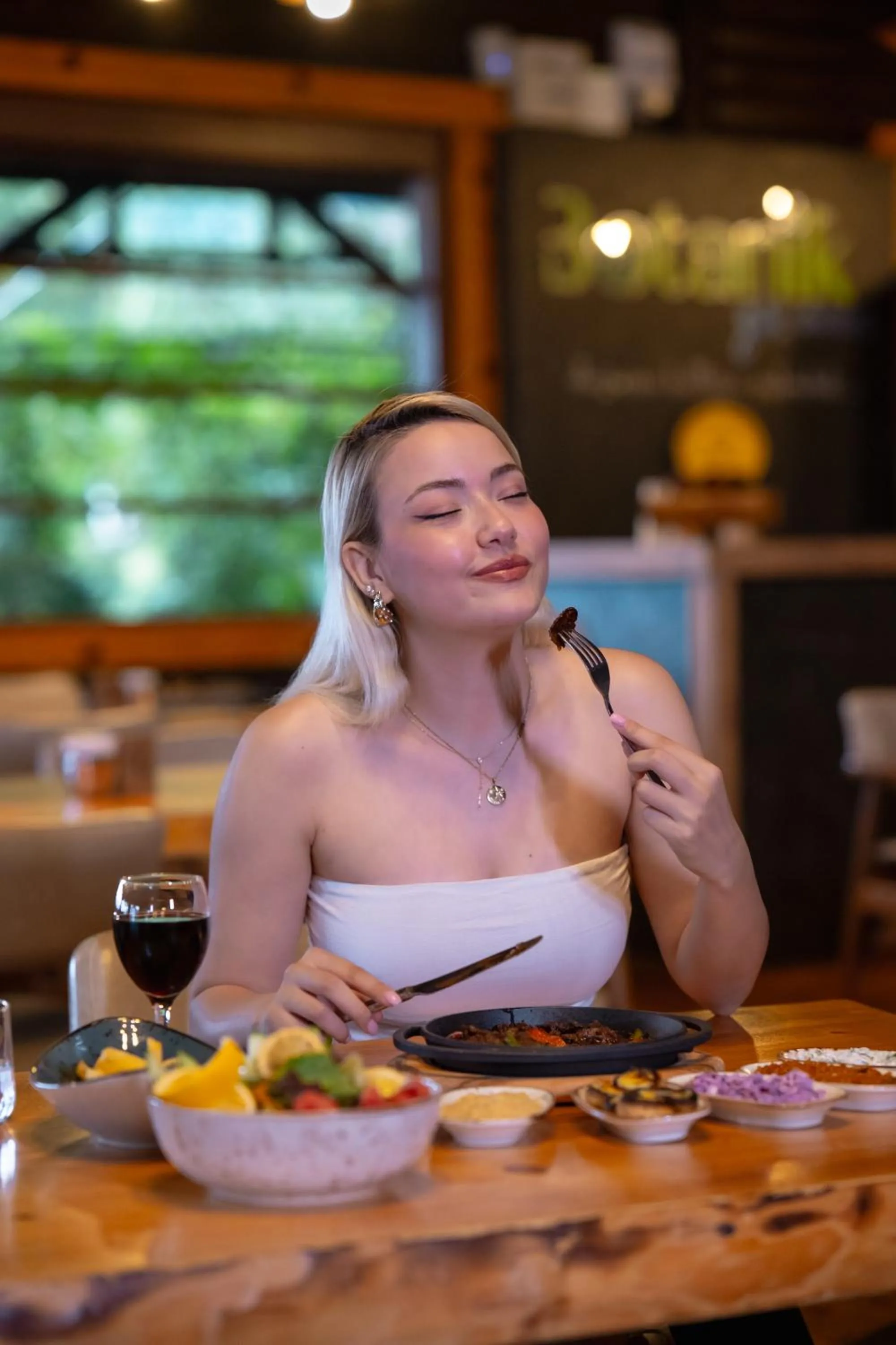 Restaurant/places to eat in Botanik Göl Evleri