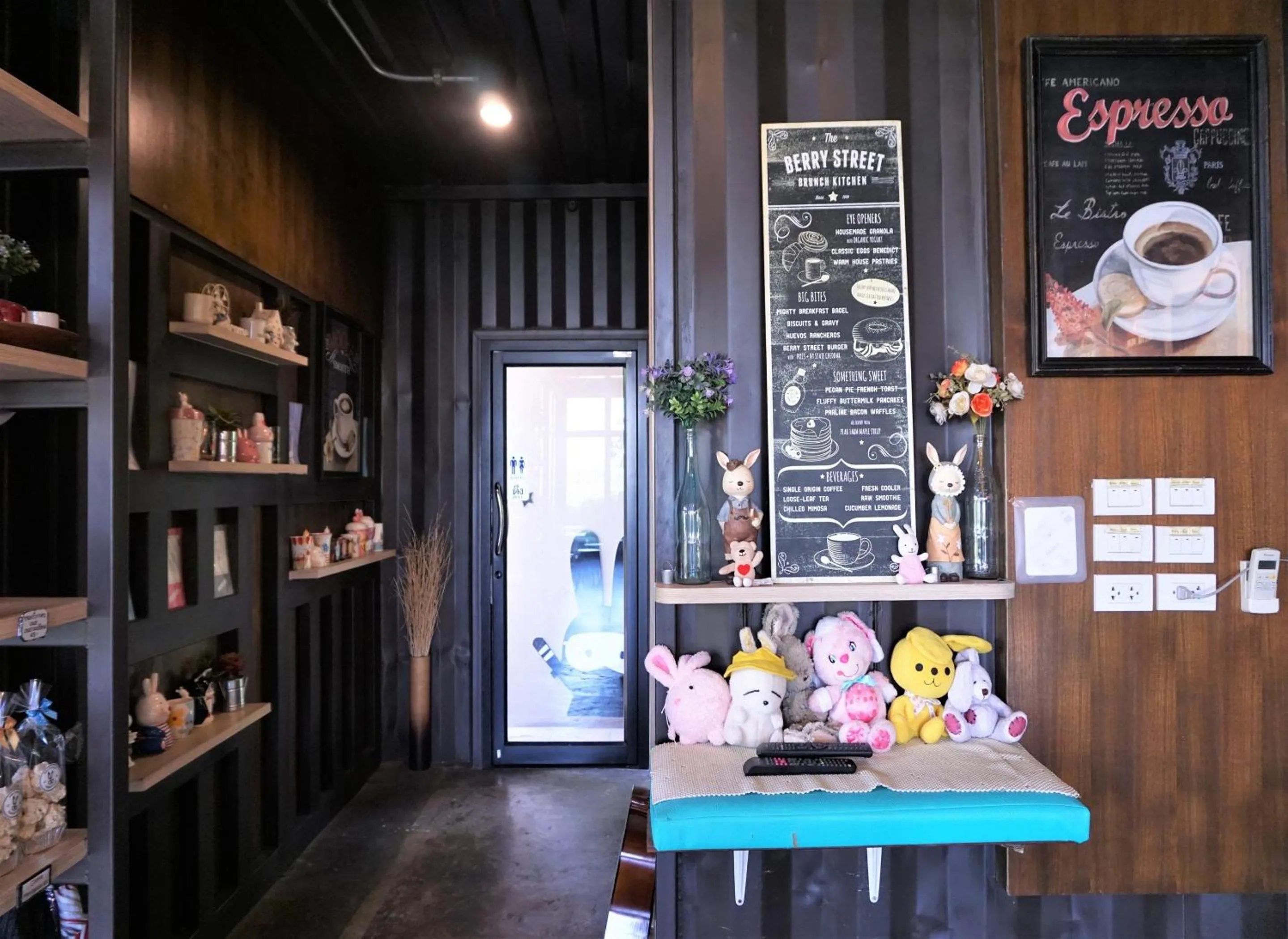 Area and facilities in Papa's Home And Rabbit Café