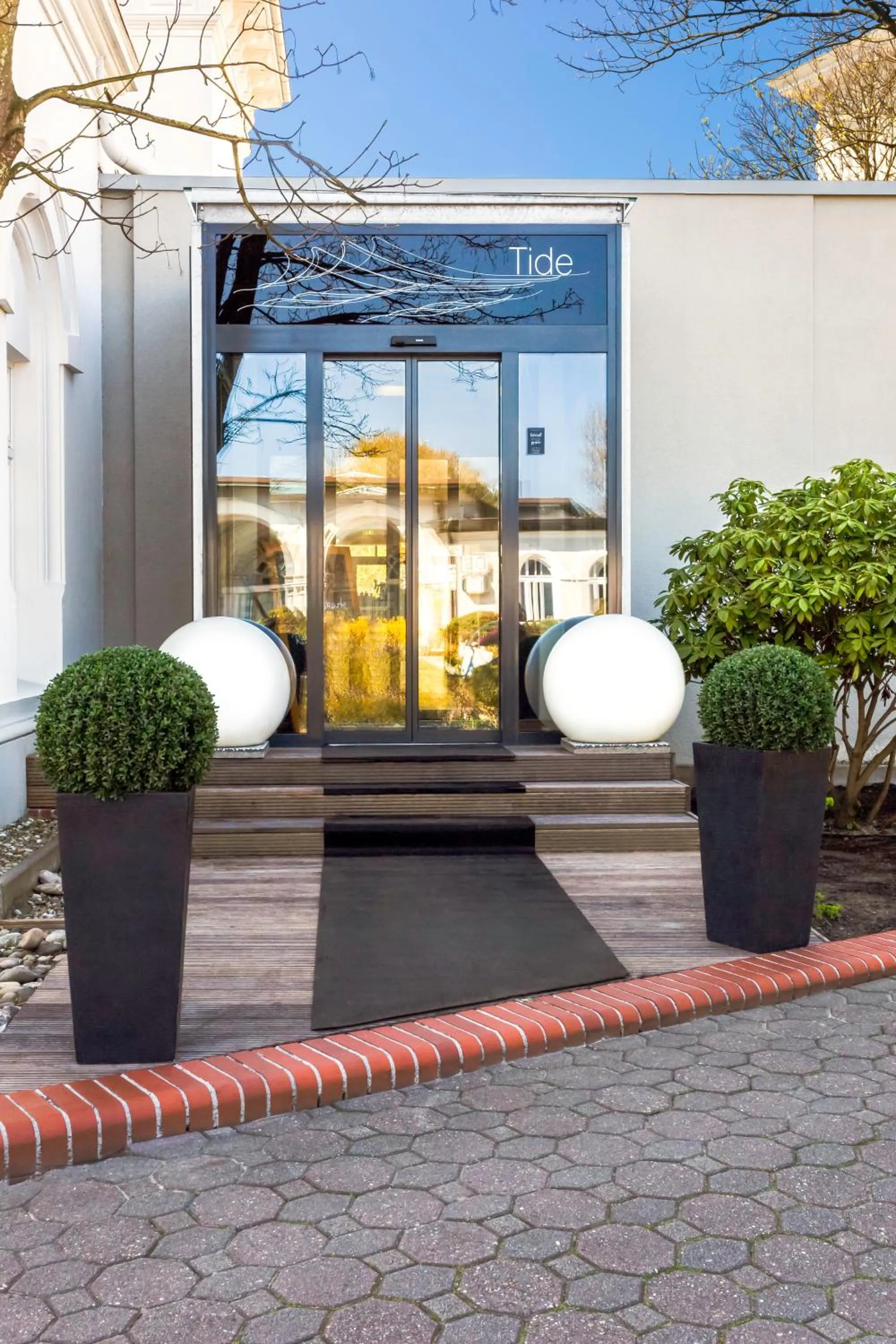 Facade/entrance in Michels Thalasso Hotel Nordseehaus